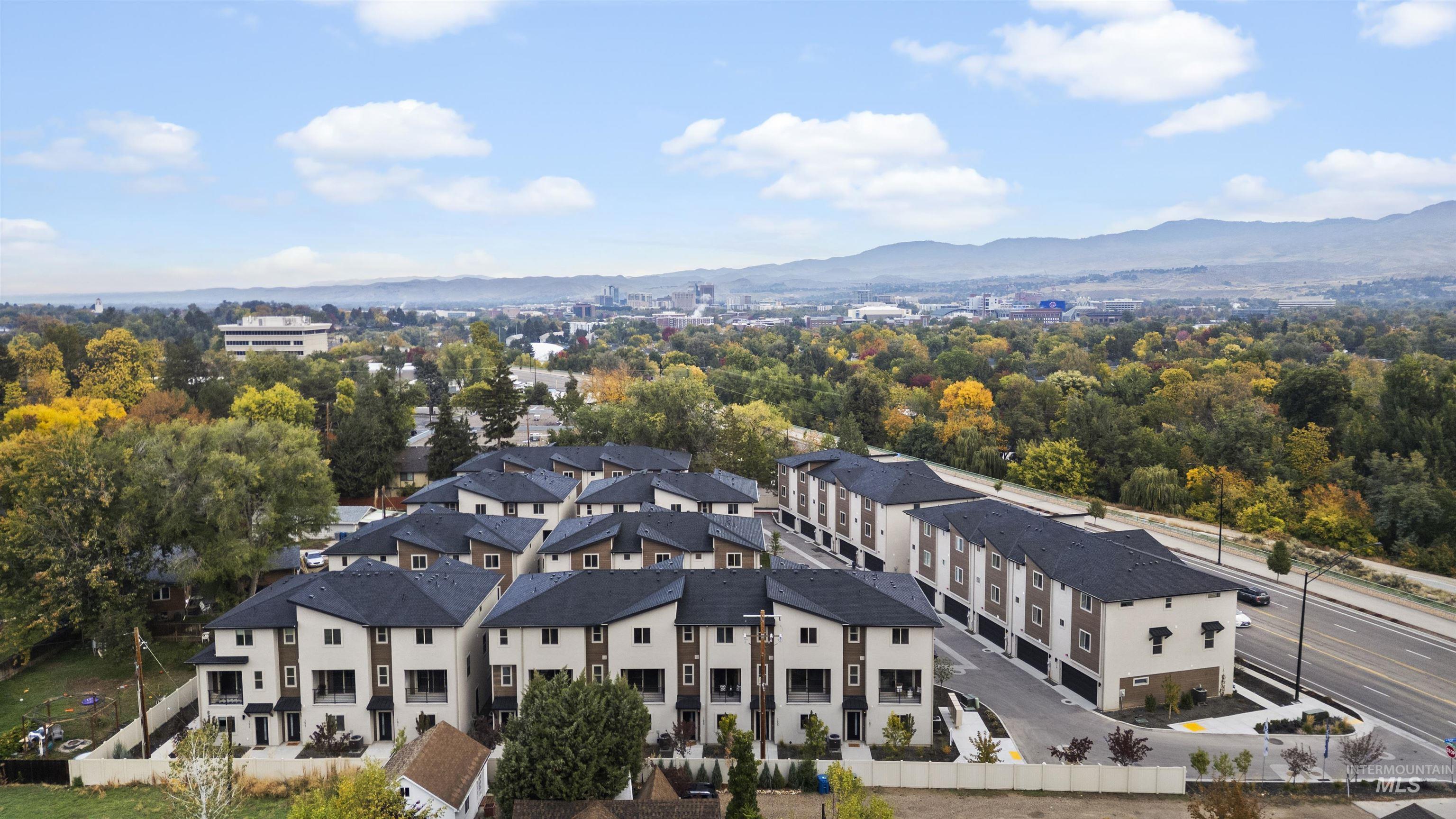 1705 S Rock View Ln, Boise, Idaho 83705, 3 Bedrooms, 3.5 Bathrooms, Residential For Sale, Price $496,880,MLS 98972311