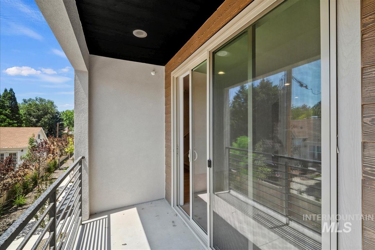 1705 S Rock View Ln, Boise, Idaho 83705, 3 Bedrooms, 3.5 Bathrooms, Residential For Sale, Price $496,880,MLS 98972311