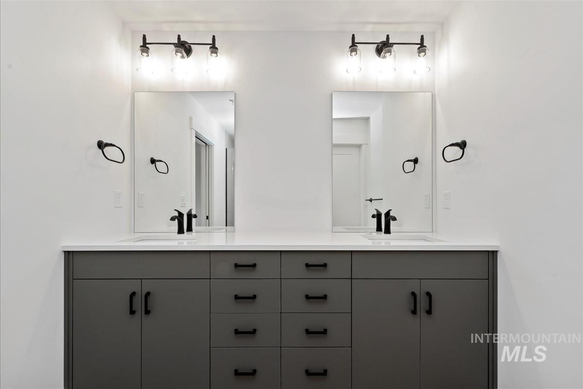 1705 S Rock View Ln, Boise, Idaho 83705, 3 Bedrooms, 3.5 Bathrooms, Residential For Sale, Price $496,880,MLS 98972311