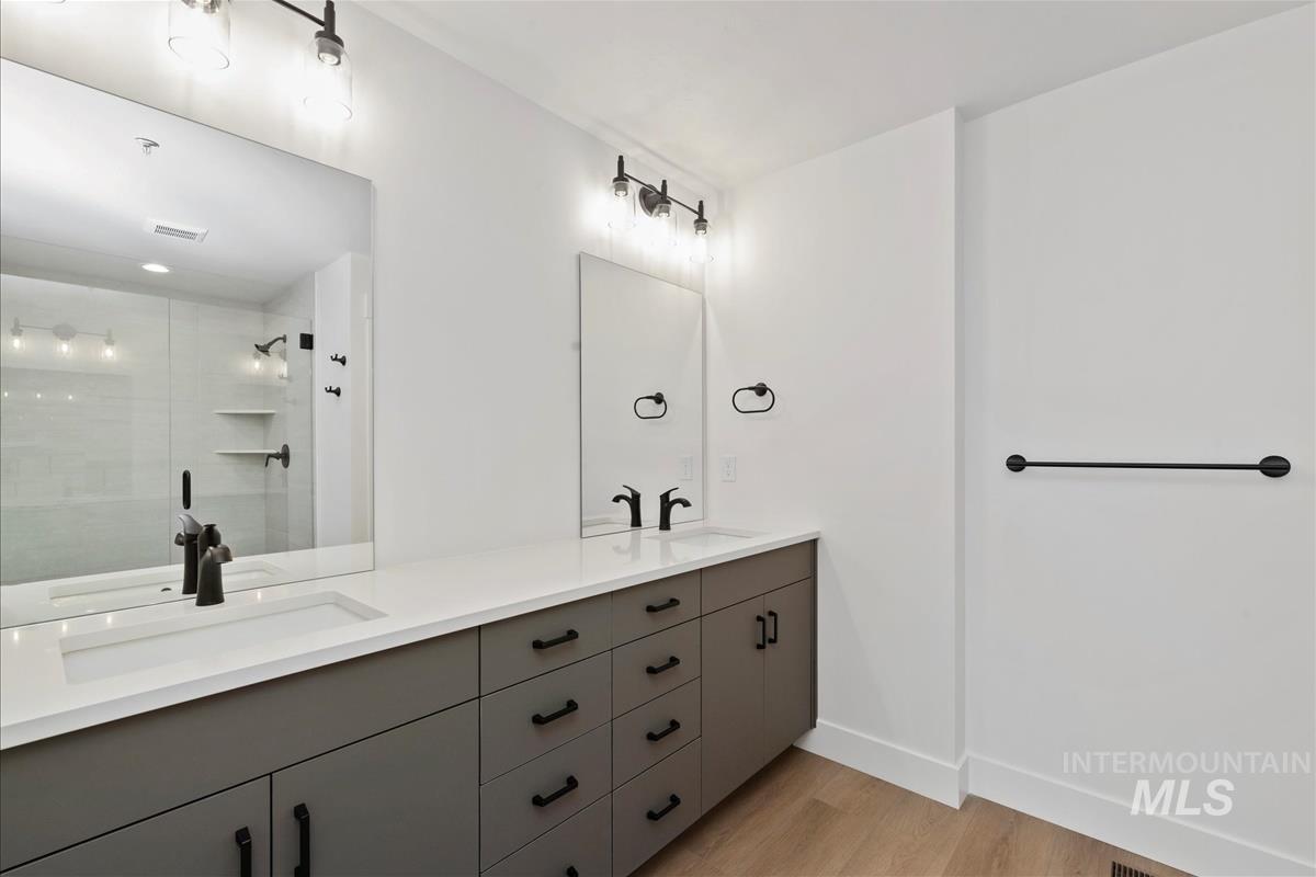 1705 S Rock View Ln, Boise, Idaho 83705, 3 Bedrooms, 3.5 Bathrooms, Residential For Sale, Price $496,880,MLS 98972311