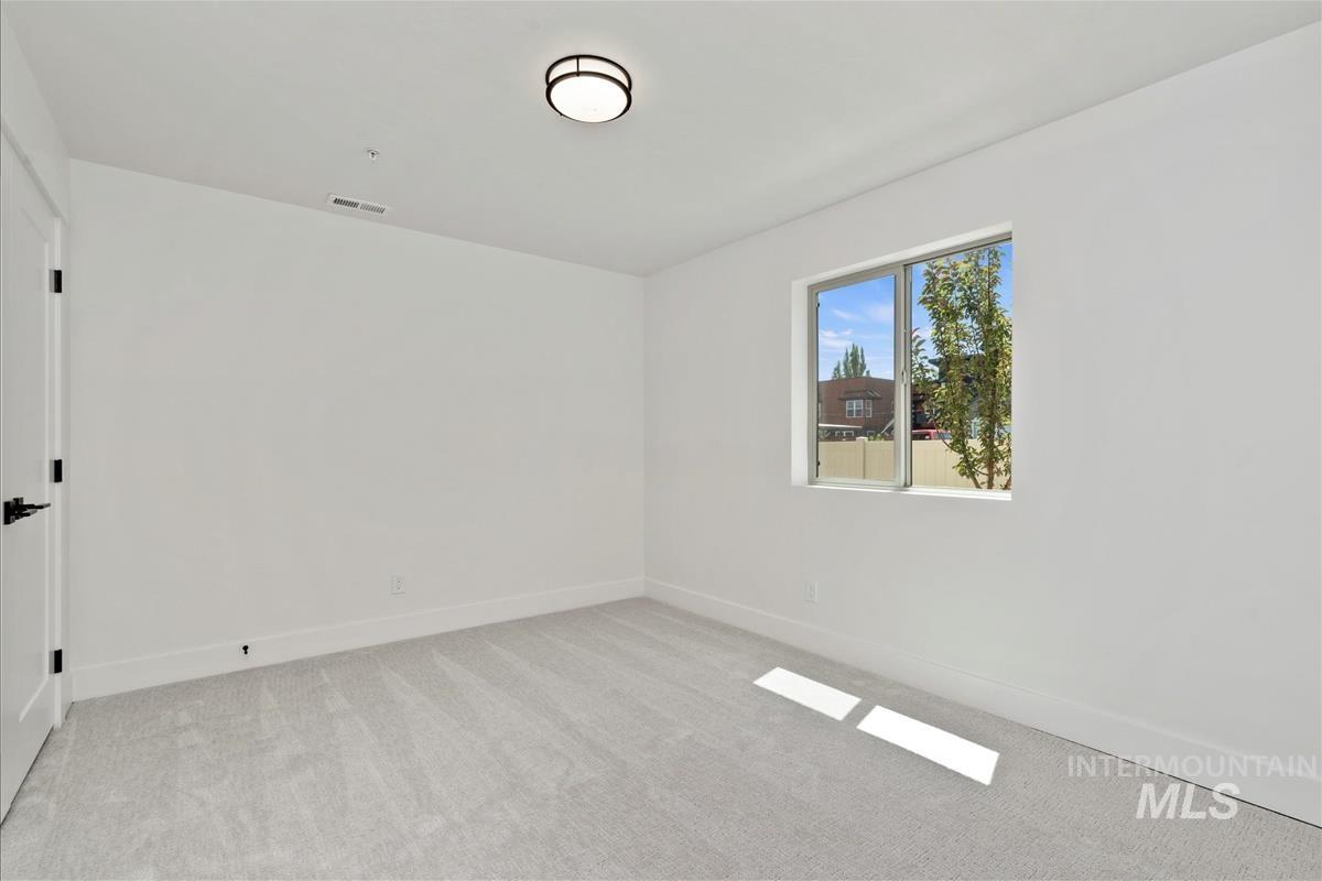 1705 S Rock View Ln, Boise, Idaho 83705, 3 Bedrooms, 3.5 Bathrooms, Residential For Sale, Price $496,880,MLS 98972311