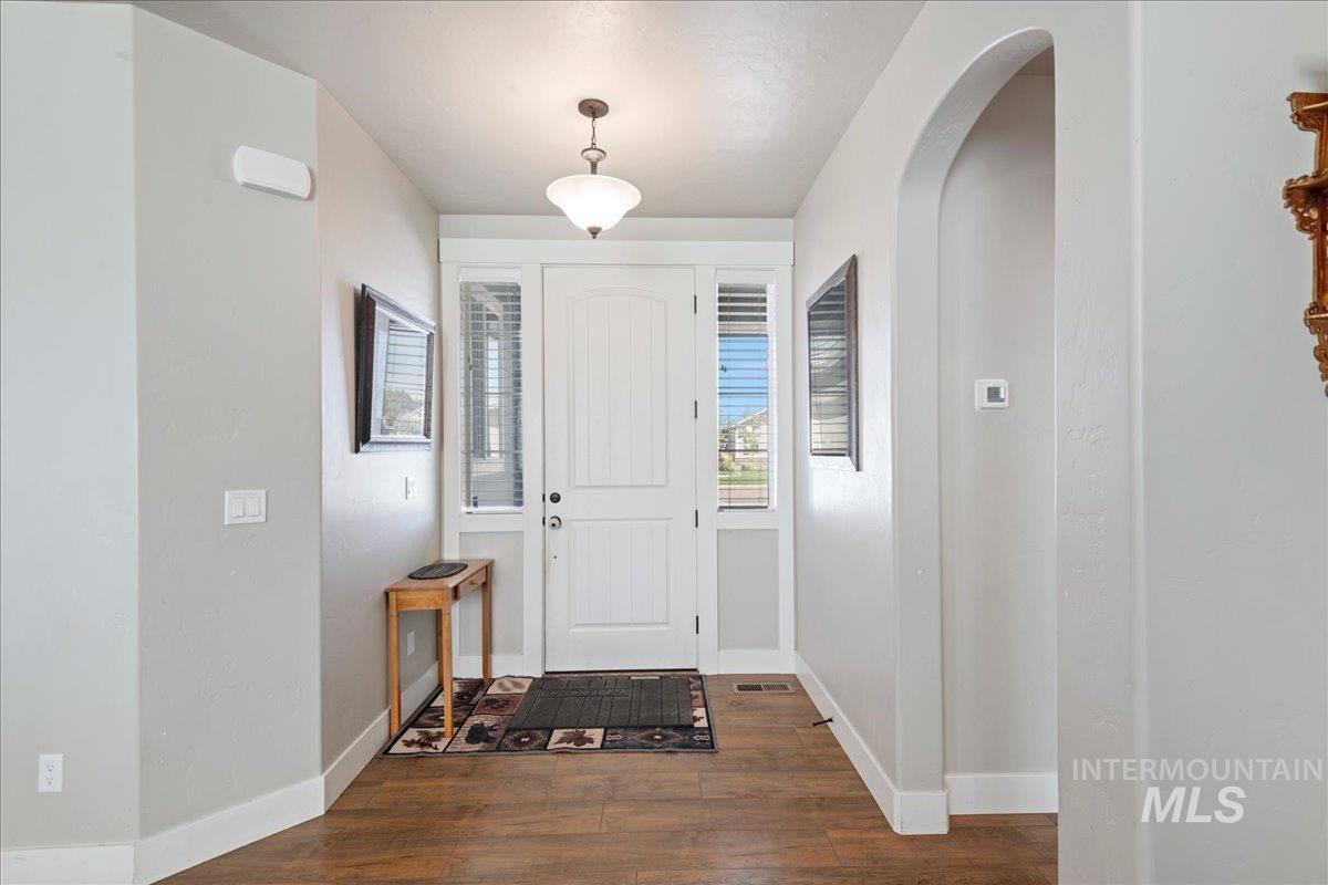 6091 E Path, Nampa, Idaho 83687, 5 Bedrooms, 4 Bathrooms, Residential For Sale, Price $654,900,MLS 98972312