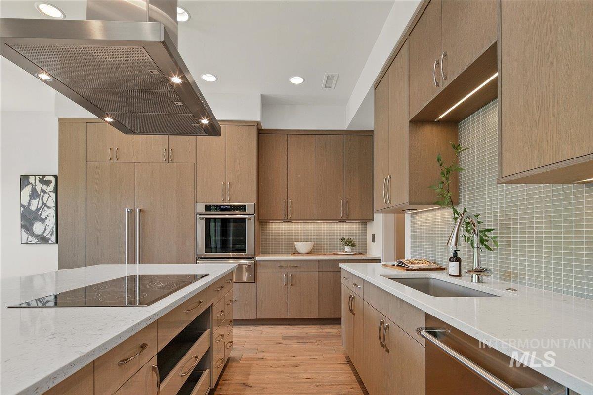 1745 E Lone Shore Lane, Eagle, Idaho 83616, 3 Bedrooms, 3.5 Bathrooms, Residential For Sale, Price $1,999,500,MLS 98972315