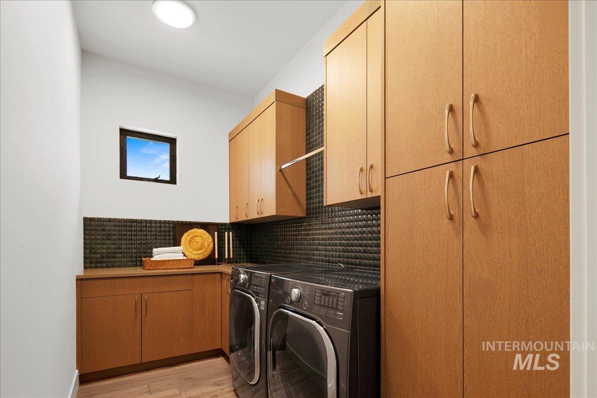 1745 E Lone Shore Lane, Eagle, Idaho 83616, 3 Bedrooms, 3.5 Bathrooms, Residential For Sale, Price $1,999,500,MLS 98972315