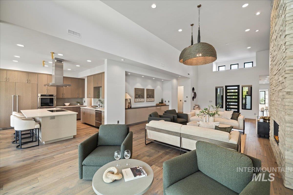 1745 E Lone Shore Lane, Eagle, Idaho 83616, 3 Bedrooms, 3.5 Bathrooms, Residential For Sale, Price $1,999,500,MLS 98972315