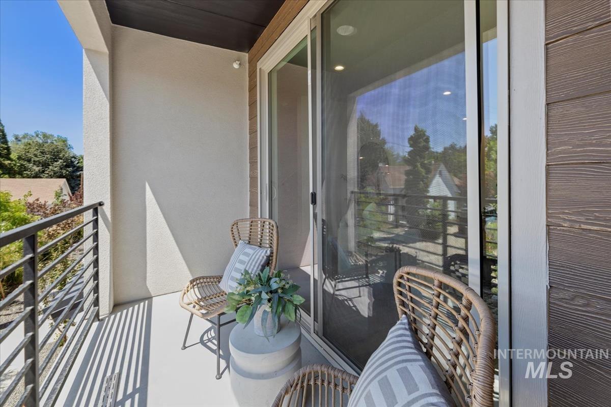 1709 S Rockview Ln, Boise, Idaho 83705, 3 Bedrooms, 3.5 Bathrooms, Residential Income For Sale, Price $494,880,MLS 98972317