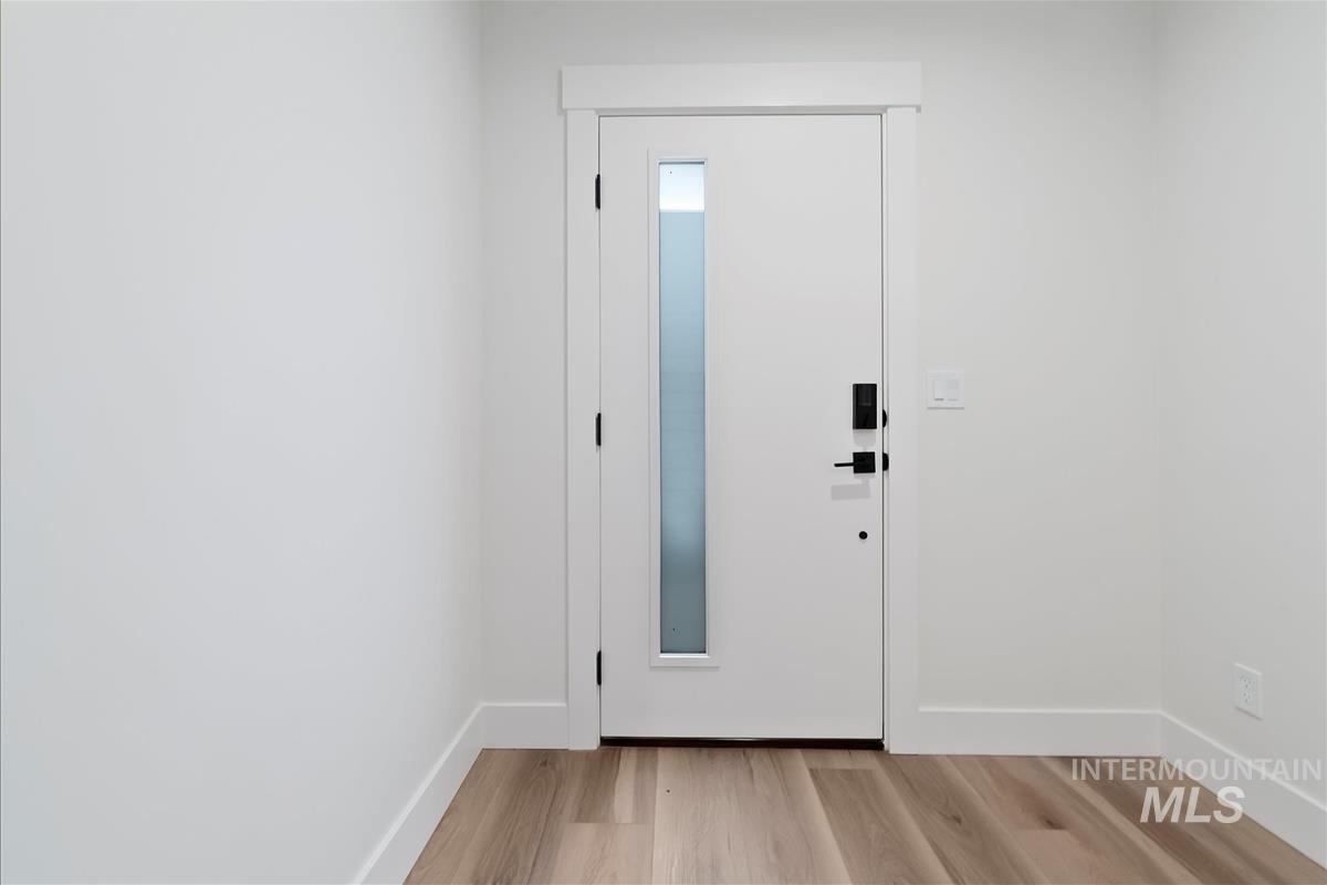 1709 S Rockview Ln, Boise, Idaho 83705, 3 Bedrooms, 3.5 Bathrooms, Residential Income For Sale, Price $494,880,MLS 98972317