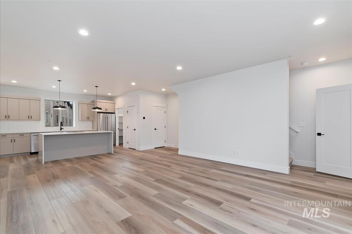 1709 S Rockview Ln, Boise, Idaho 83705, 3 Bedrooms, 3.5 Bathrooms, Residential Income For Sale, Price $494,880,MLS 98972317