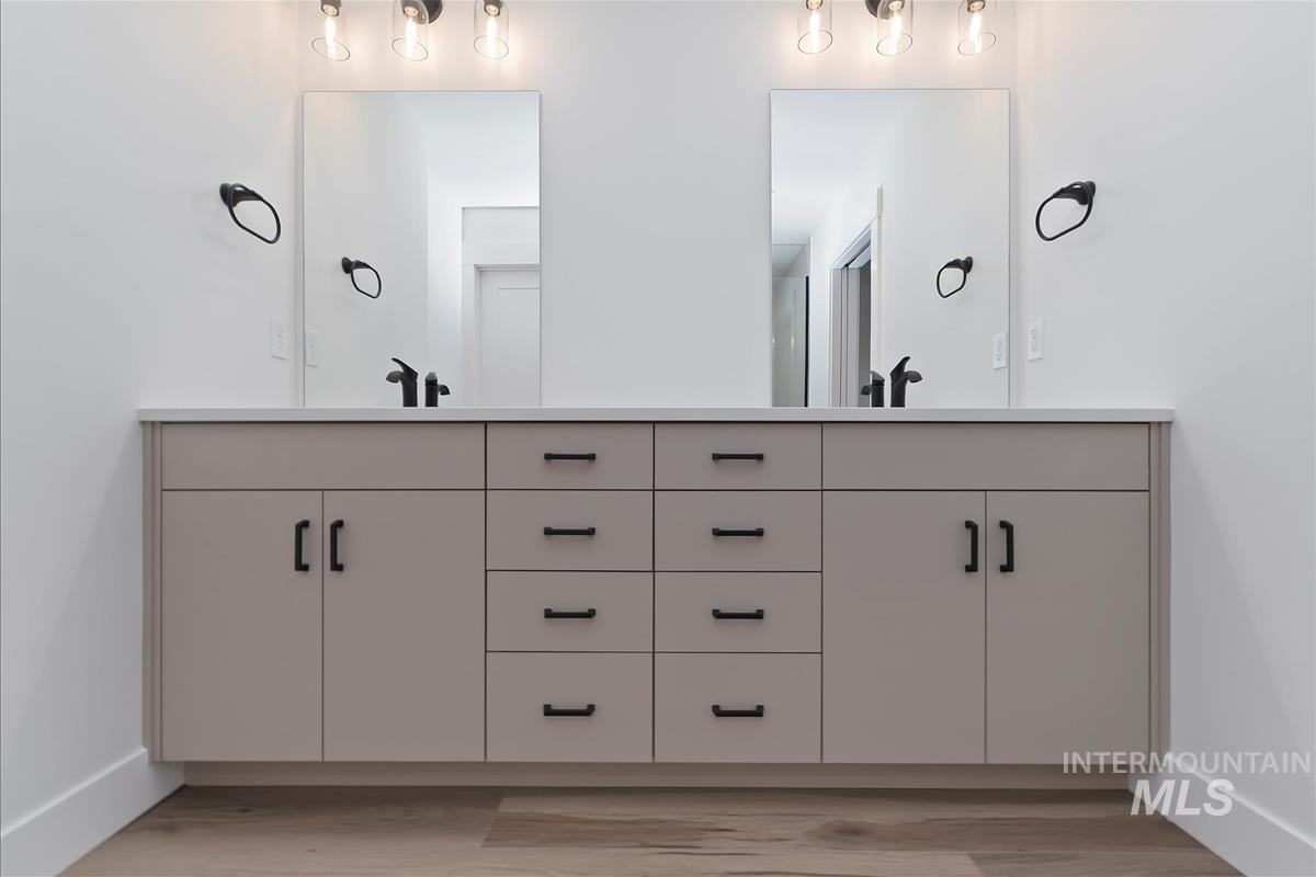 1709 S Rockview Ln, Boise, Idaho 83705, 3 Bedrooms, 3.5 Bathrooms, Residential Income For Sale, Price $496,880,MLS 98972317