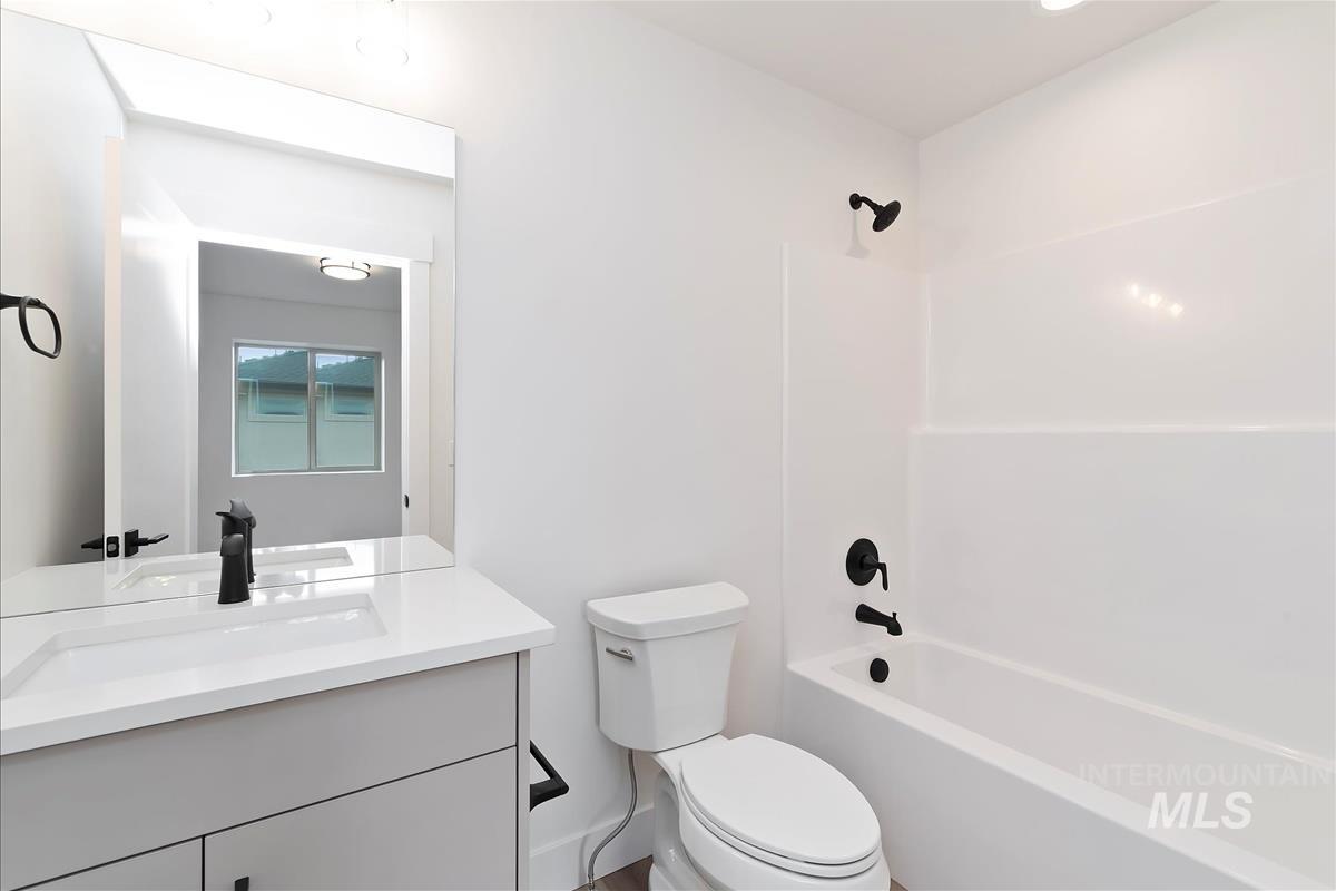 1709 S Rockview Ln, Boise, Idaho 83705, 3 Bedrooms, 3.5 Bathrooms, Residential Income For Sale, Price $496,880,MLS 98972317