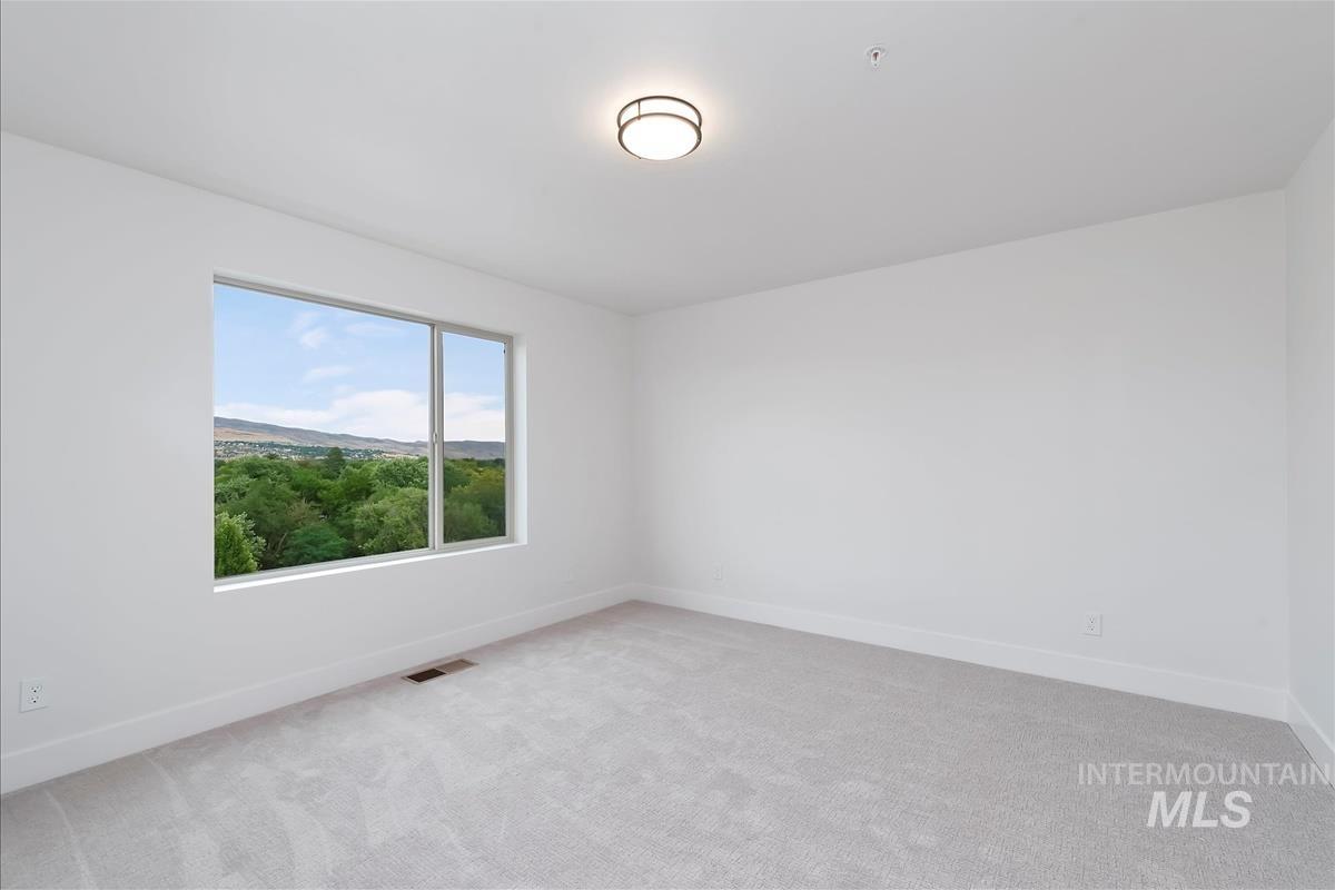 1709 S Rockview Ln, Boise, Idaho 83705, 3 Bedrooms, 3.5 Bathrooms, Residential Income For Sale, Price $496,880,MLS 98972317