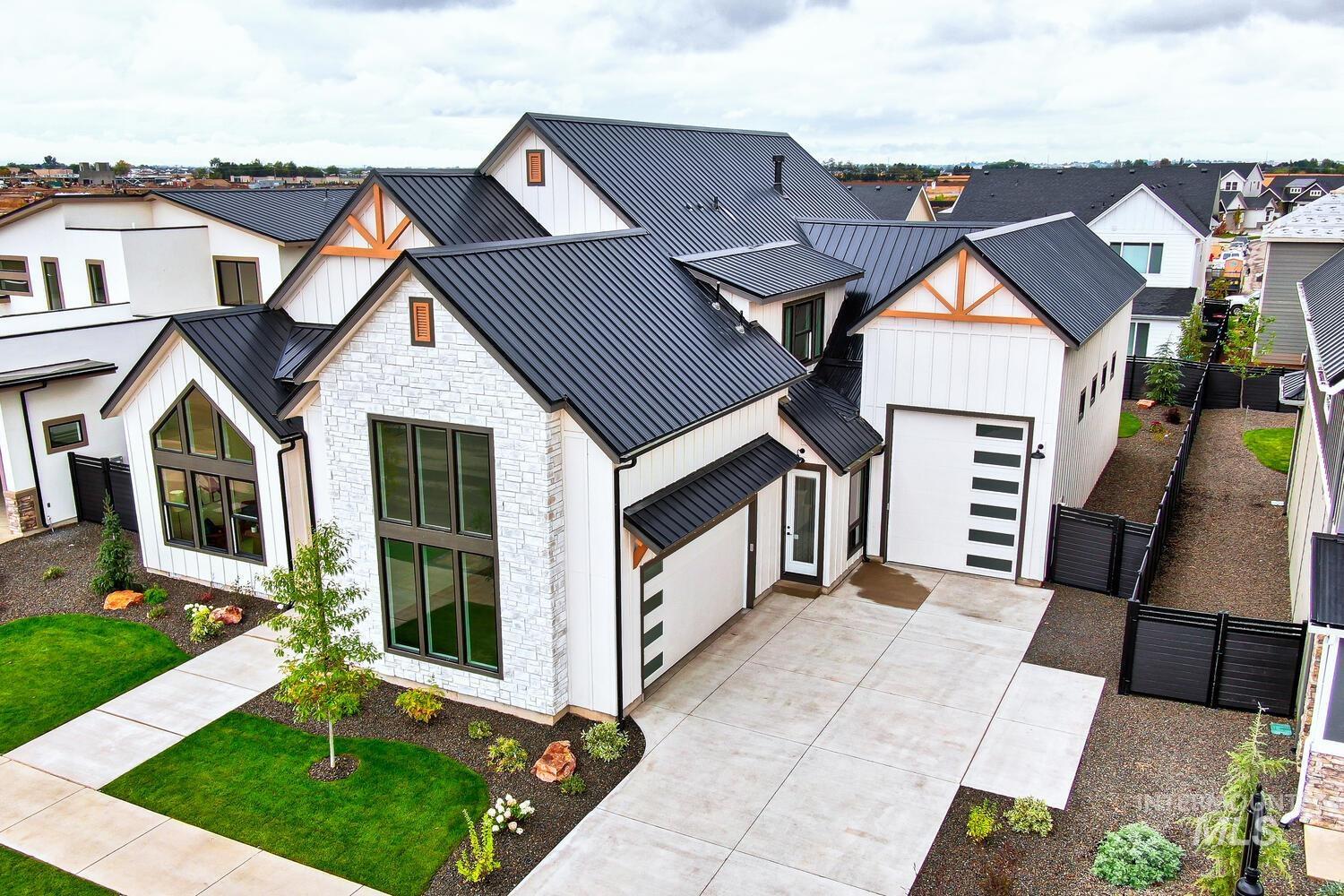 7645 W Lookout View St, Meridian, Idaho 83646, 4 Bedrooms, 4.5 Bathrooms, Residential For Sale, Price $999,999,MLS 98972320