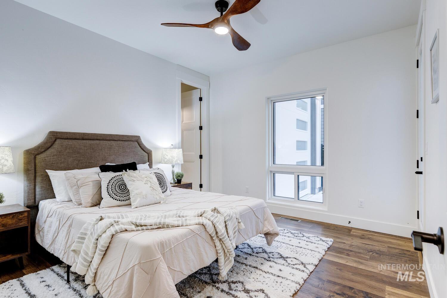 7645 W Lookout View St, Meridian, Idaho 83646, 4 Bedrooms, 4.5 Bathrooms, Residential For Sale, Price $999,999,MLS 98972320