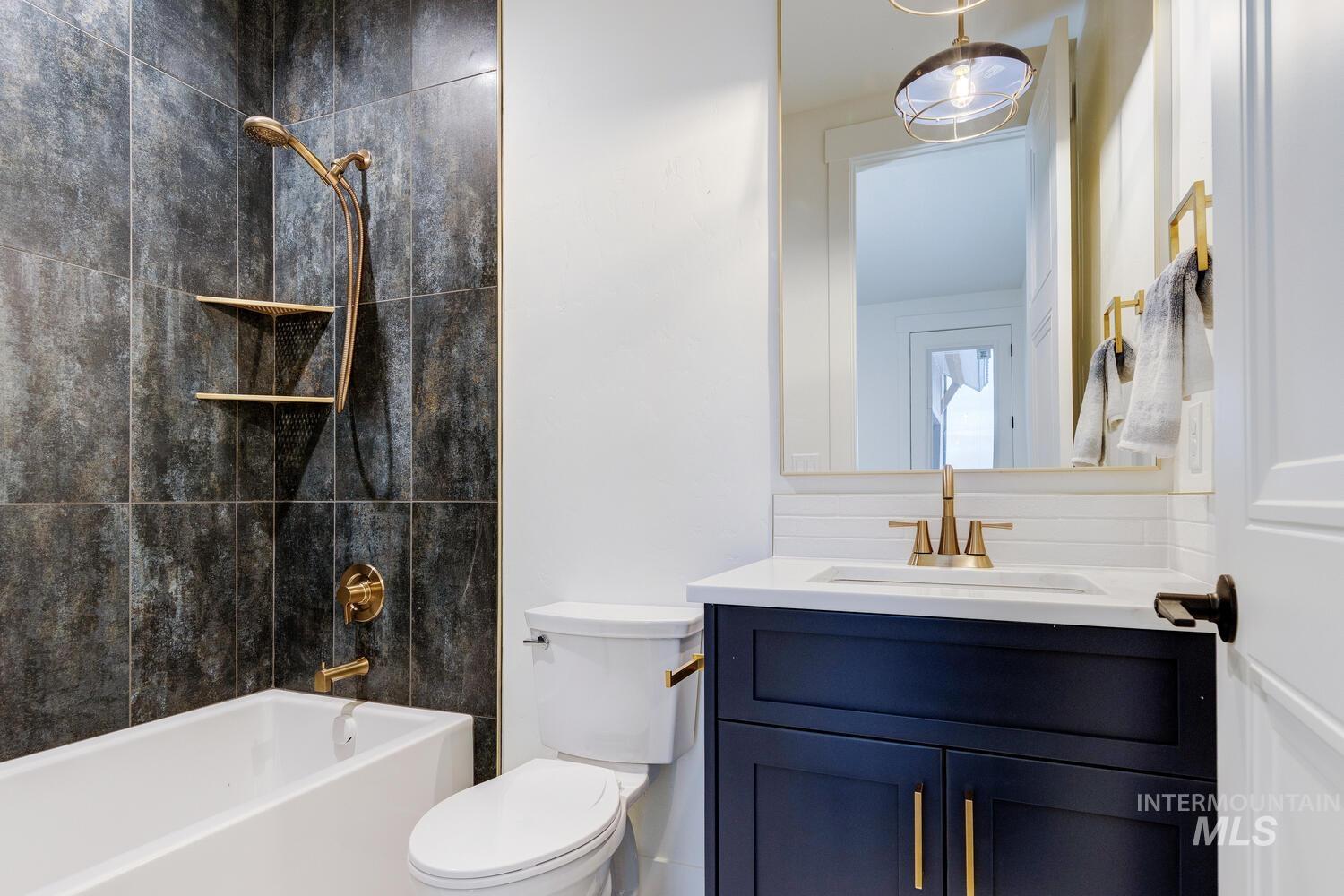 7645 W Lookout View St, Meridian, Idaho 83646, 4 Bedrooms, 4.5 Bathrooms, Residential For Sale, Price $999,999,MLS 98972320