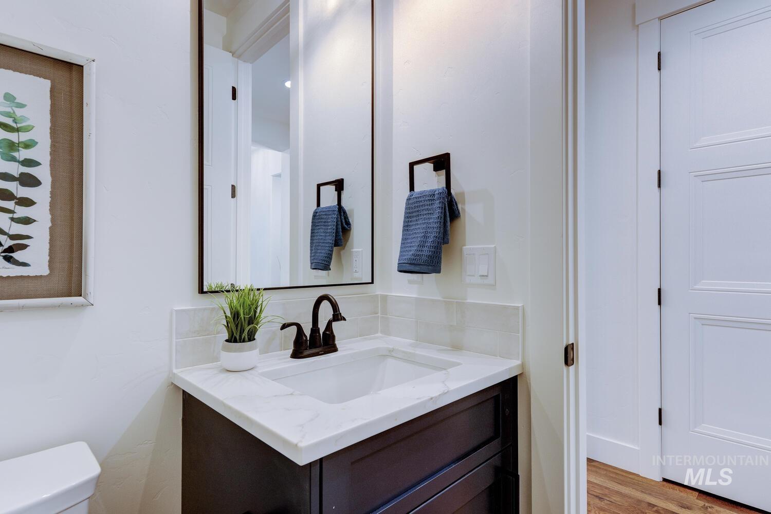 7645 W Lookout View St, Meridian, Idaho 83646, 4 Bedrooms, 4.5 Bathrooms, Residential For Sale, Price $999,999,MLS 98972320