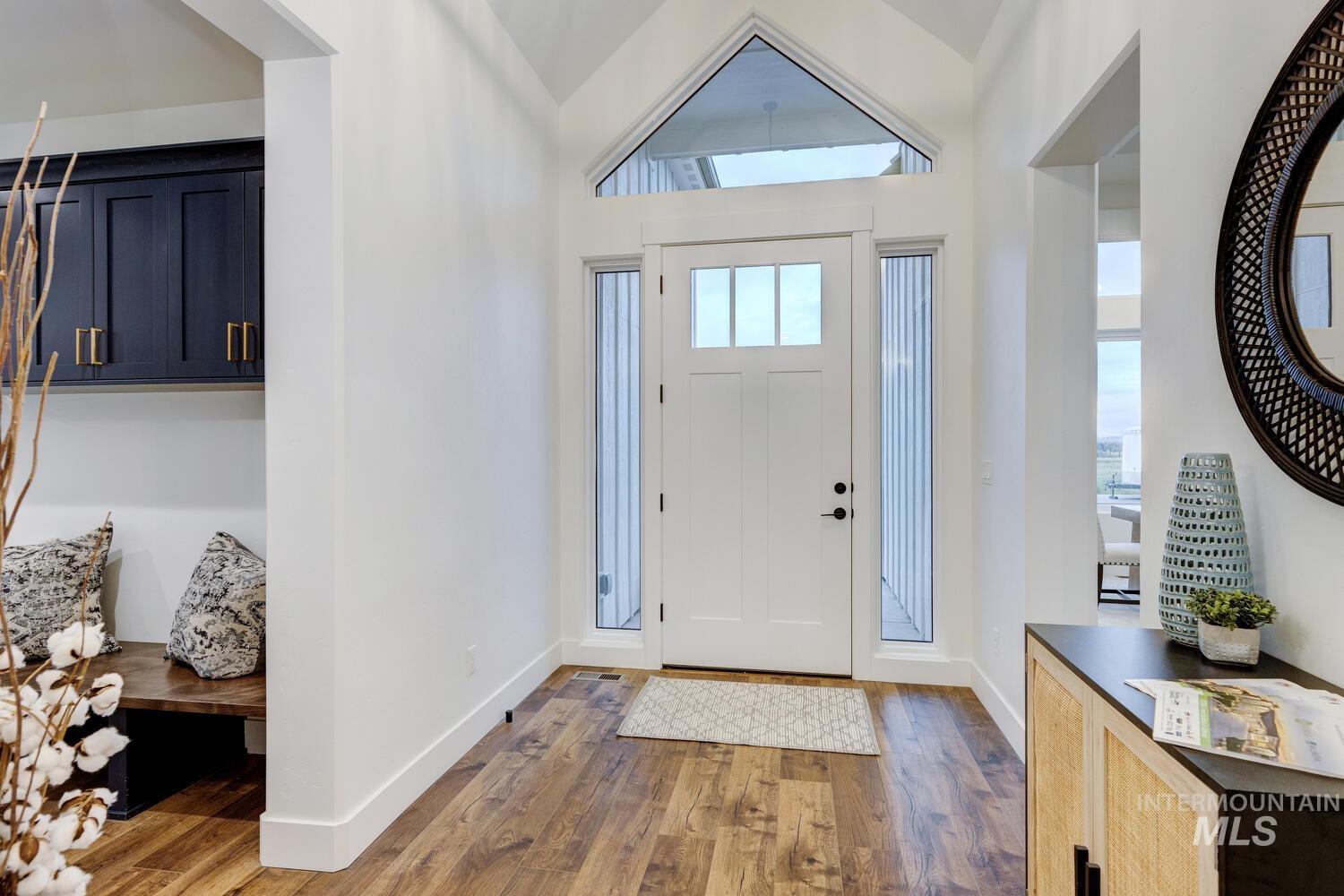 7645 W Lookout View St, Meridian, Idaho 83646, 4 Bedrooms, 4.5 Bathrooms, Residential For Sale, Price $999,999,MLS 98972320