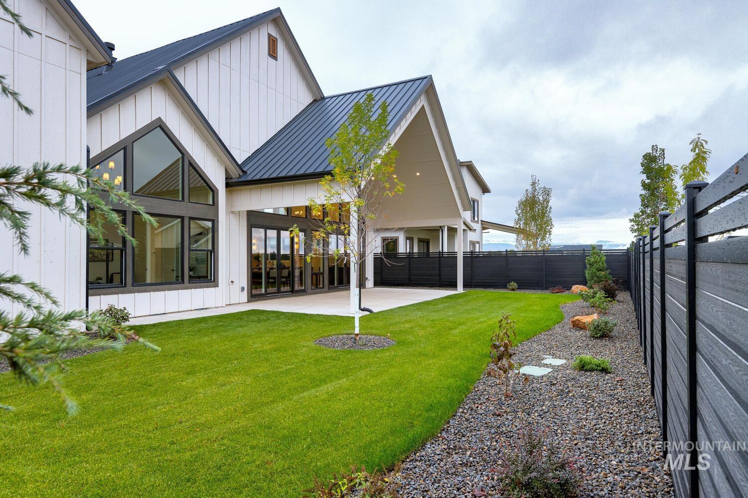 7645 W Lookout View St, Meridian, Idaho 83646, 4 Bedrooms, 4.5 Bathrooms, Residential For Sale, Price $999,999,MLS 98972320