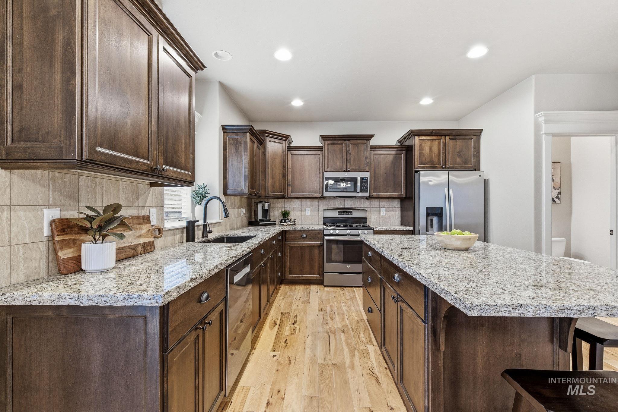 997 N Cygnus, Star, Idaho 83669-5980, 3 Bedrooms, 2.5 Bathrooms, Residential For Sale, Price $579,900,MLS 98972321