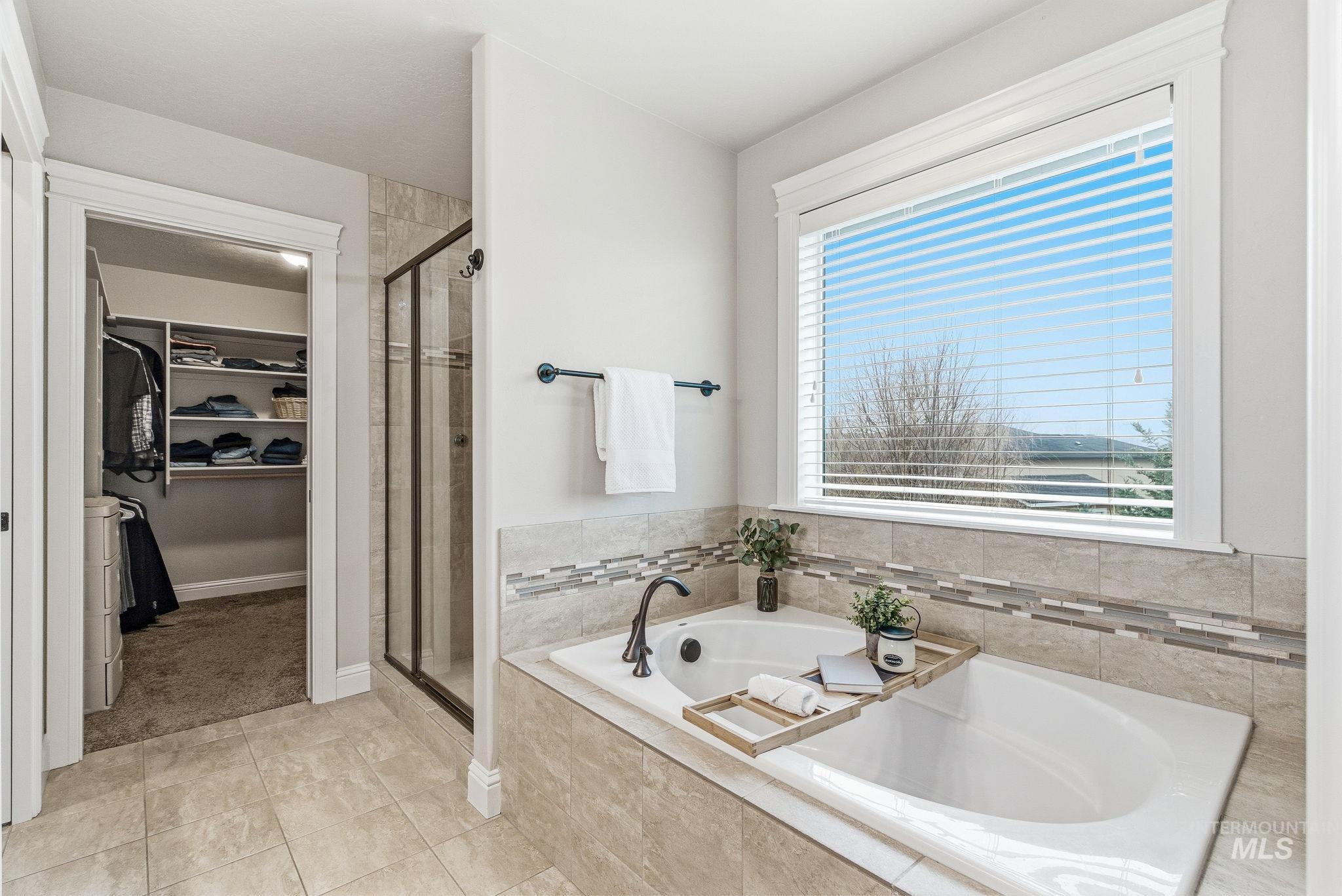 997 N Cygnus, Star, Idaho 83669-5980, 3 Bedrooms, 2.5 Bathrooms, Residential For Sale, Price $579,900,MLS 98972321