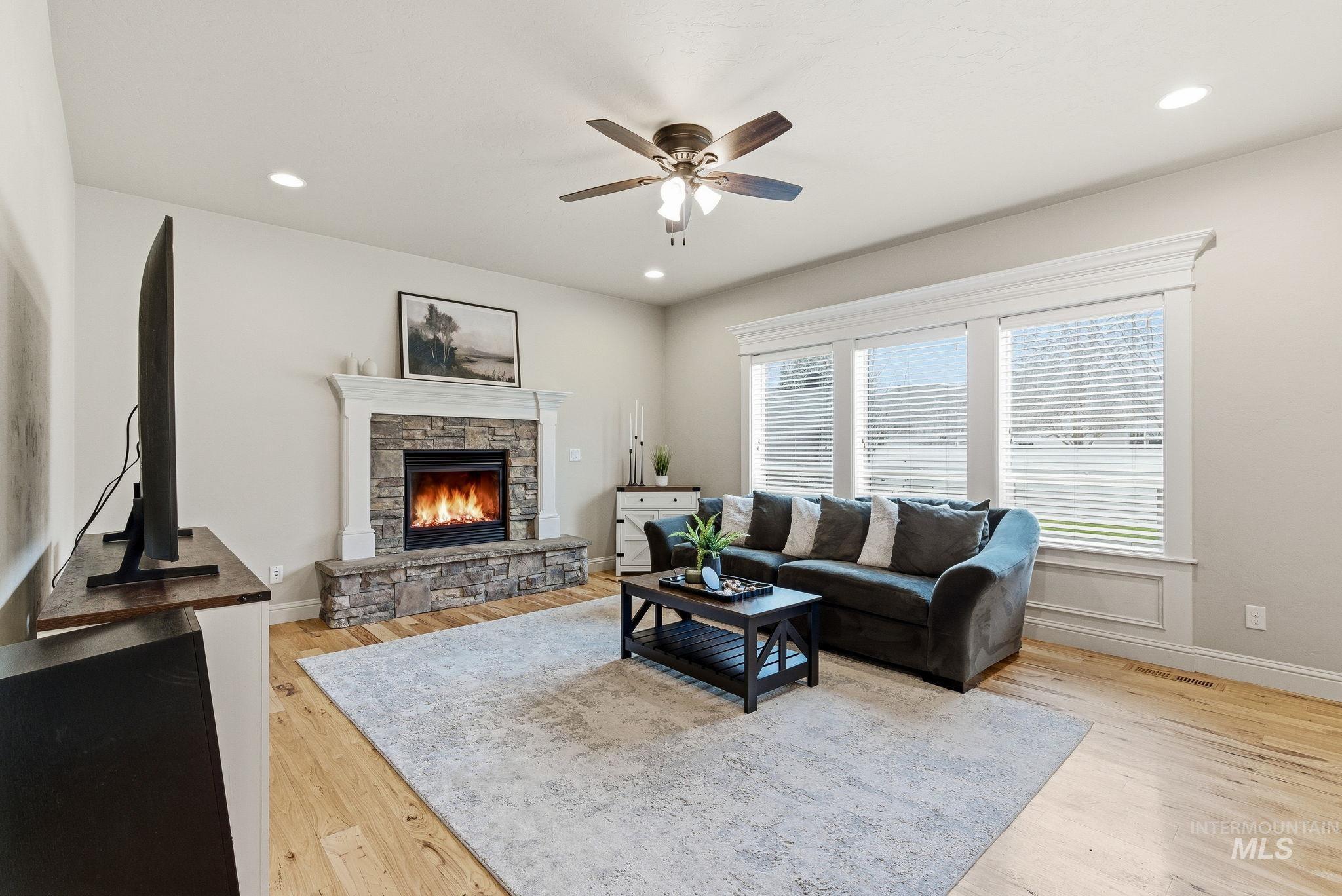 997 N Cygnus, Star, Idaho 83669-5980, 3 Bedrooms, 2.5 Bathrooms, Residential For Sale, Price $579,900,MLS 98972321