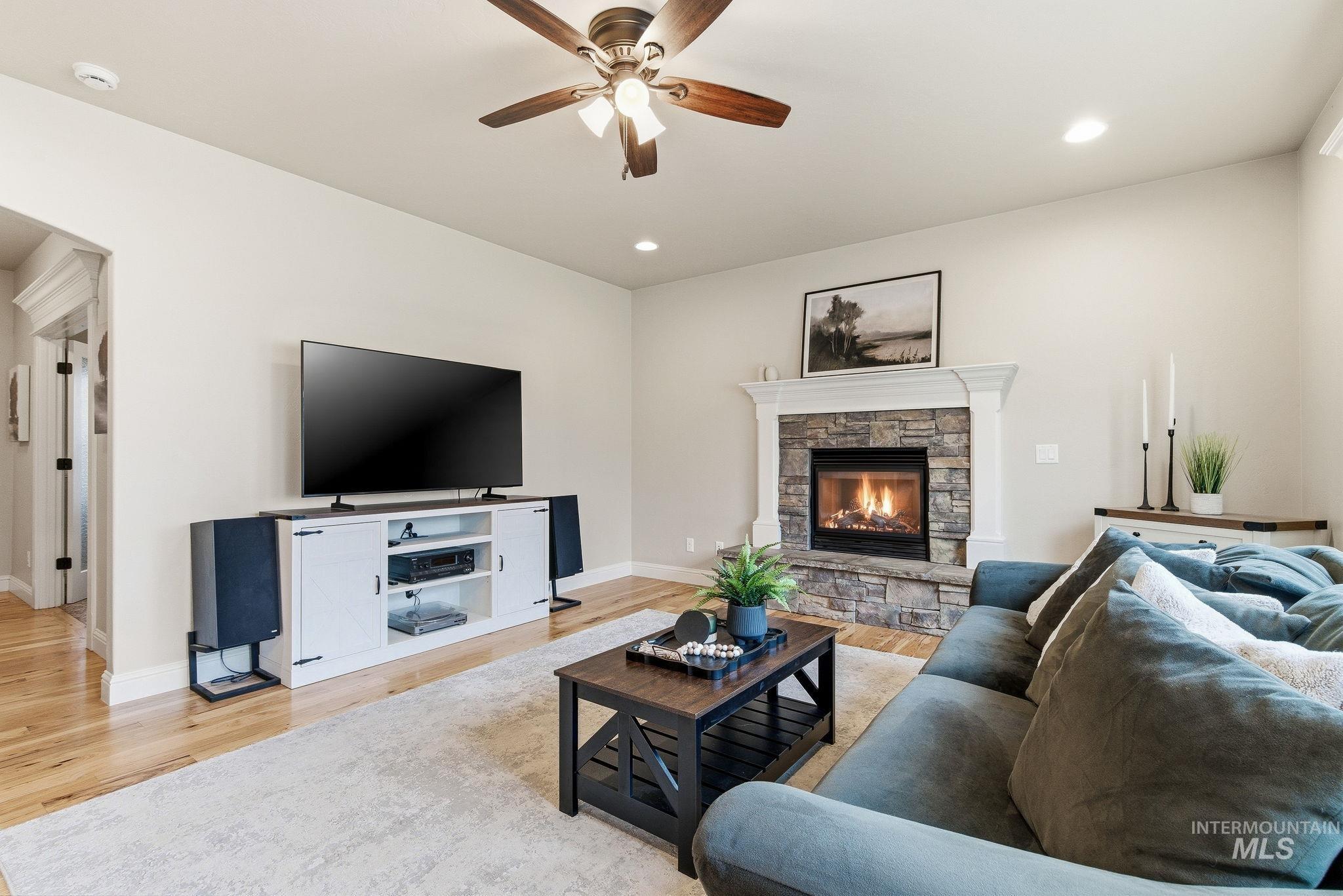 997 N Cygnus, Star, Idaho 83669-5980, 3 Bedrooms, 2.5 Bathrooms, Residential For Sale, Price $579,900,MLS 98972321