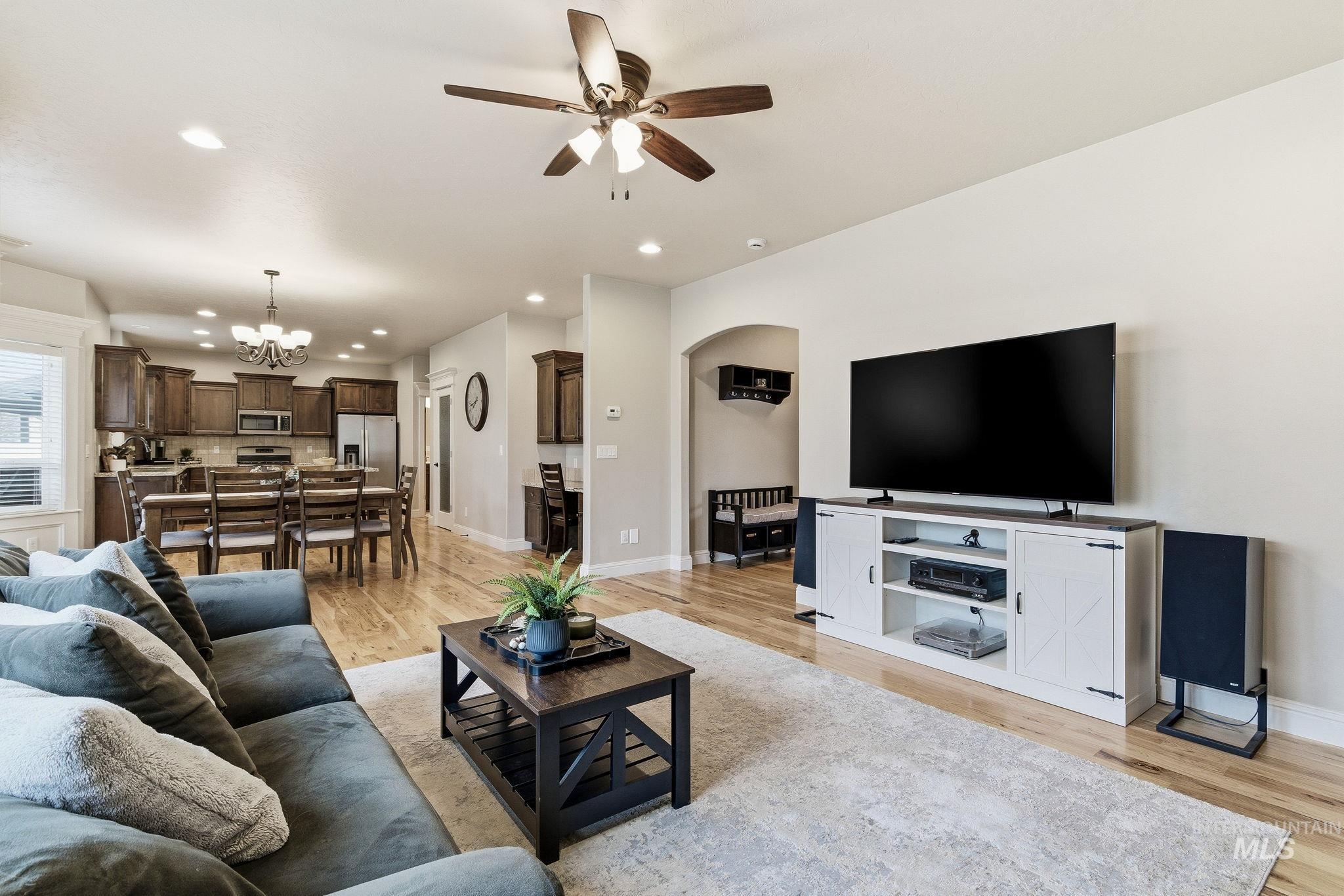 997 N Cygnus, Star, Idaho 83669-5980, 3 Bedrooms, 2.5 Bathrooms, Residential For Sale, Price $579,900,MLS 98972321