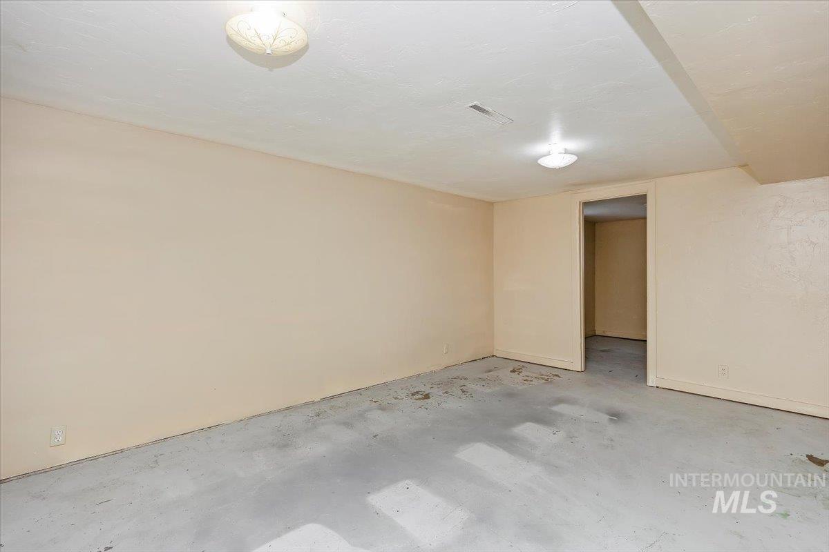 532 W 2nd ave, Gooding, Idaho 83330, 4 Bedrooms, 1 Bathroom, Residential For Sale, Price $280,000,MLS 98972331