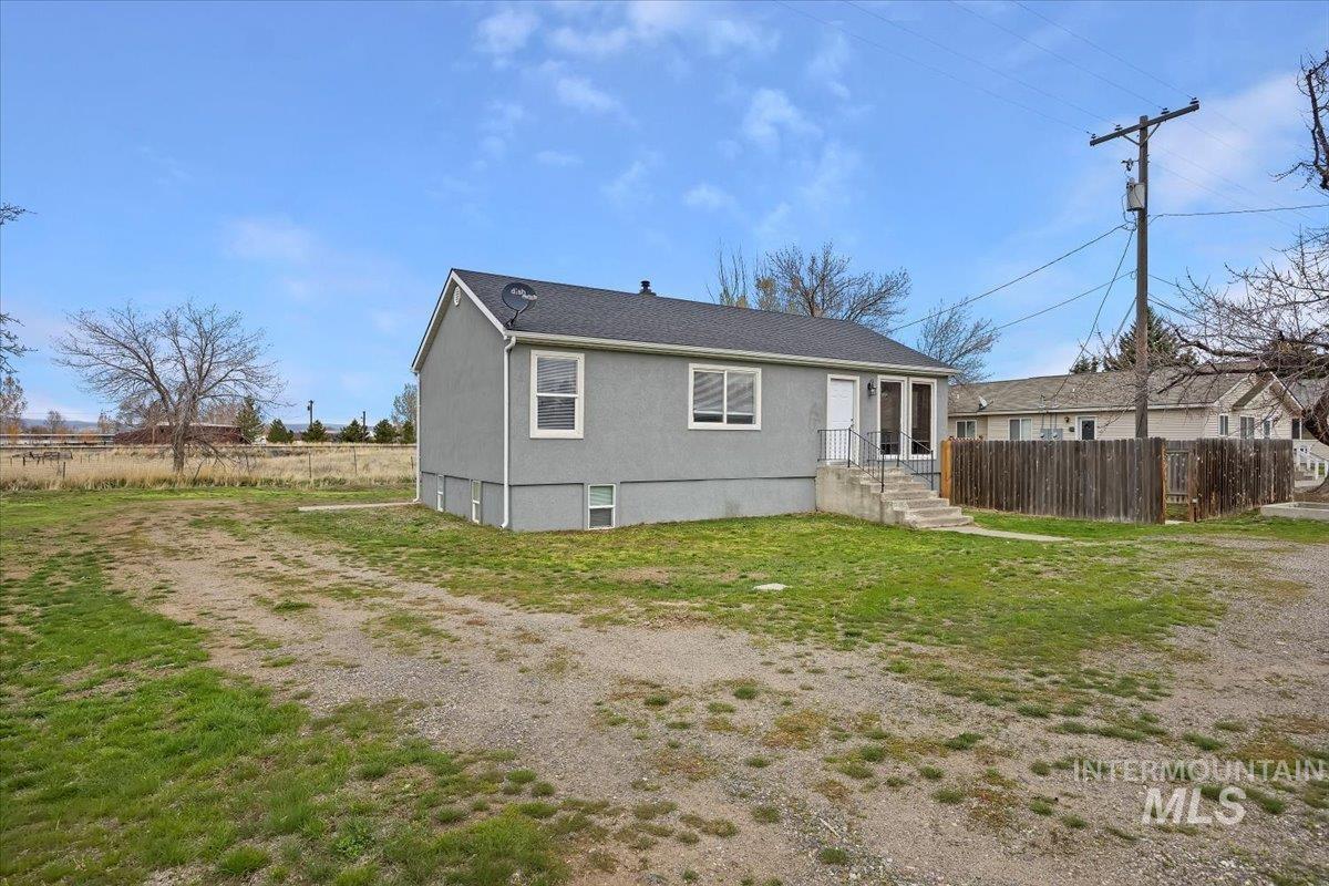 532 W 2nd ave, Gooding, Idaho 83330, 4 Bedrooms, 1 Bathroom, Residential For Sale, Price $280,000,MLS 98972331