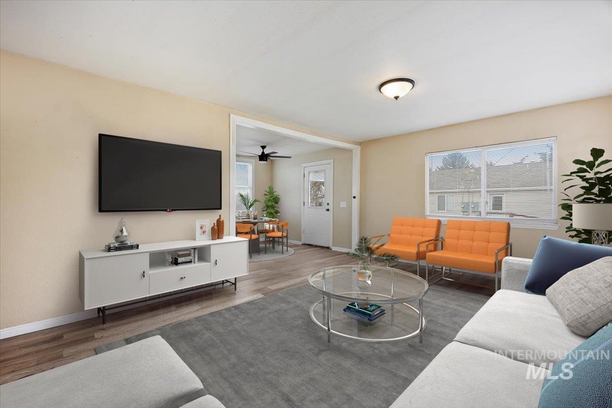 532 W 2nd ave, Gooding, Idaho 83330, 4 Bedrooms, 1 Bathroom, Residential For Sale, Price $280,000,MLS 98972331