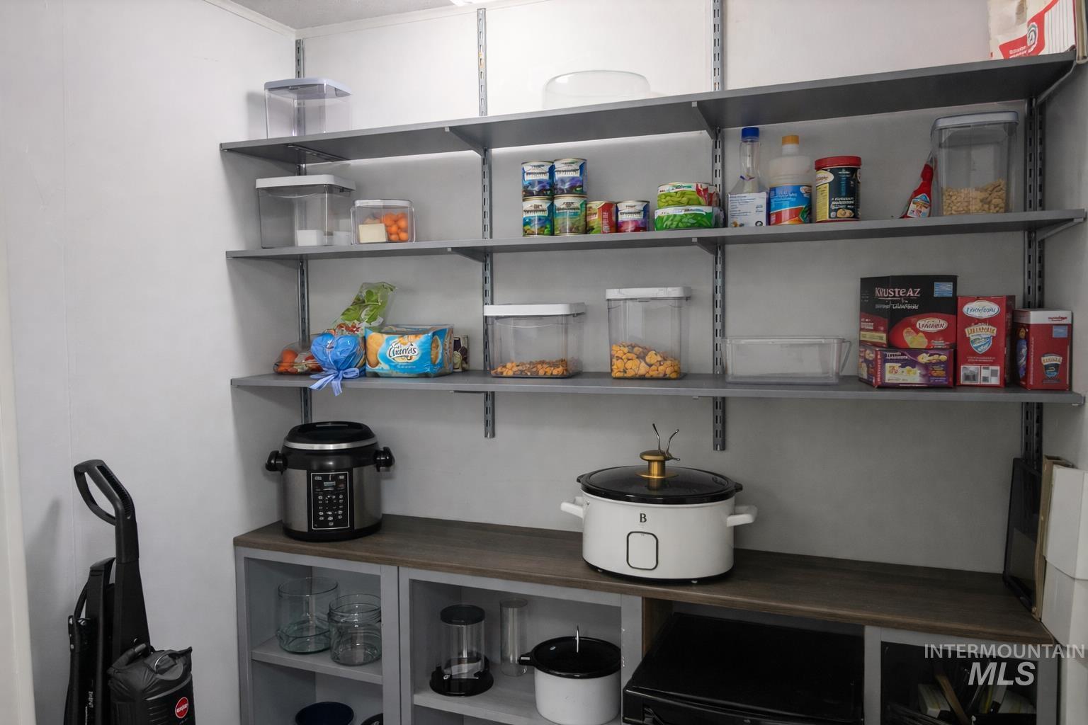 700 East Fairview Ave, Meridian, Idaho 83642, 3 Bedrooms, 2 Bathrooms, Residential For Sale, Price $134,900,MLS 98972333