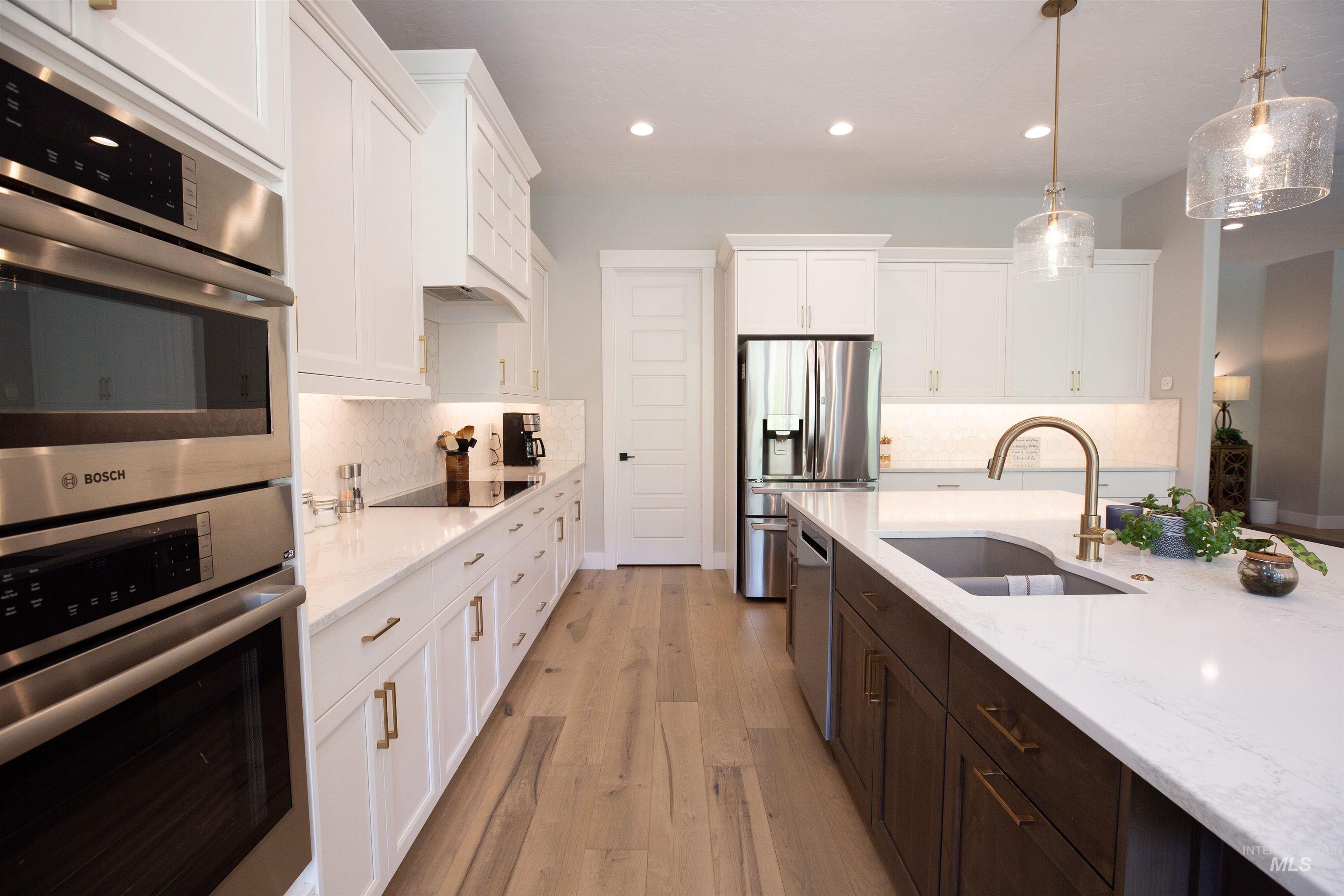 6121 S Cubola Way, Meridian, Idaho 83642, 4 Bedrooms, 2.5 Bathrooms, Residential For Sale, Price $889,000,MLS 98972335