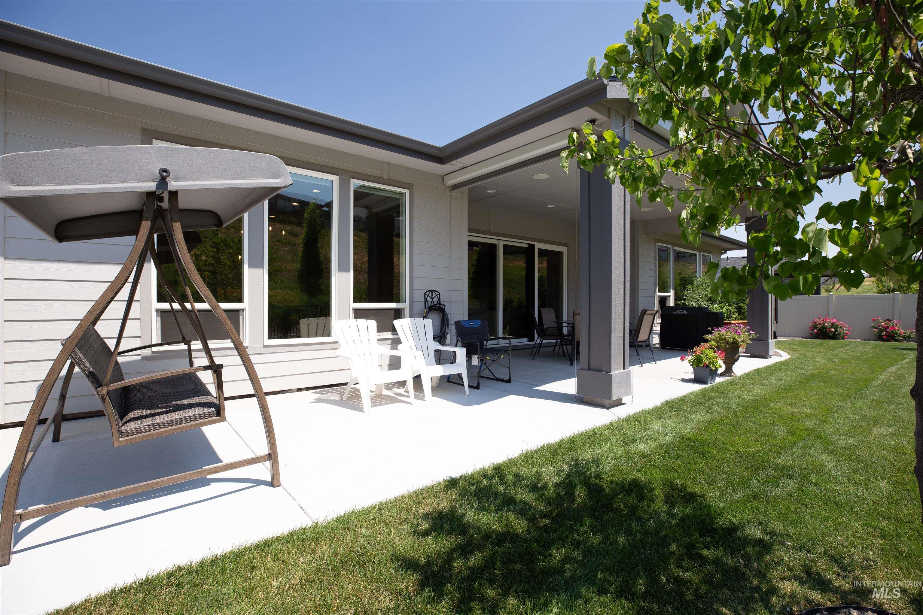 6121 S Cubola Way, Meridian, Idaho 83642, 4 Bedrooms, 2.5 Bathrooms, Residential For Sale, Price $889,000,MLS 98972335