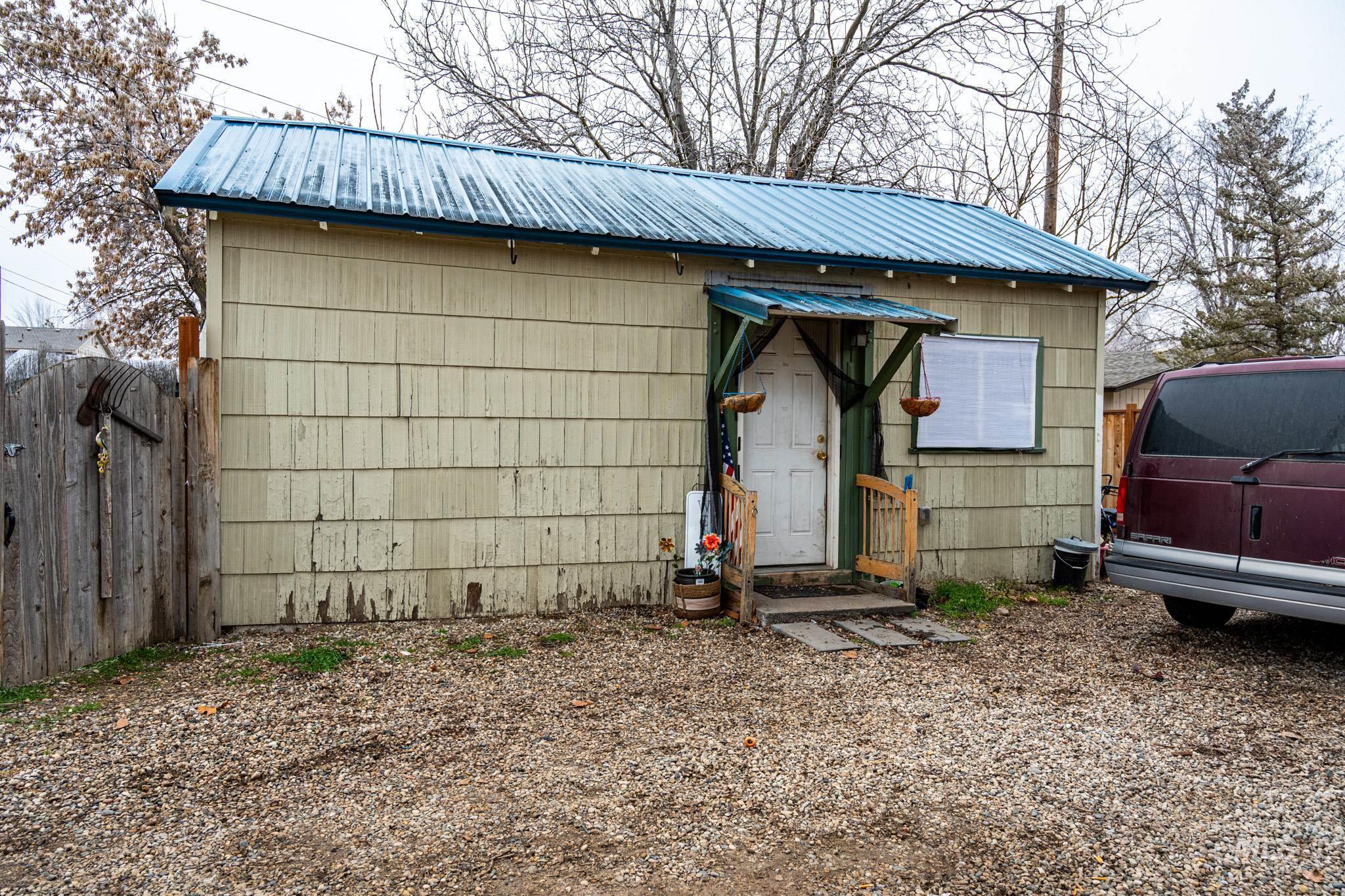 271 NW 7th Street, Ontario, Oregon 97914, 2 Bedrooms, 2 Bathrooms, Rental For Rent, Price $319,000,MLS 98972339