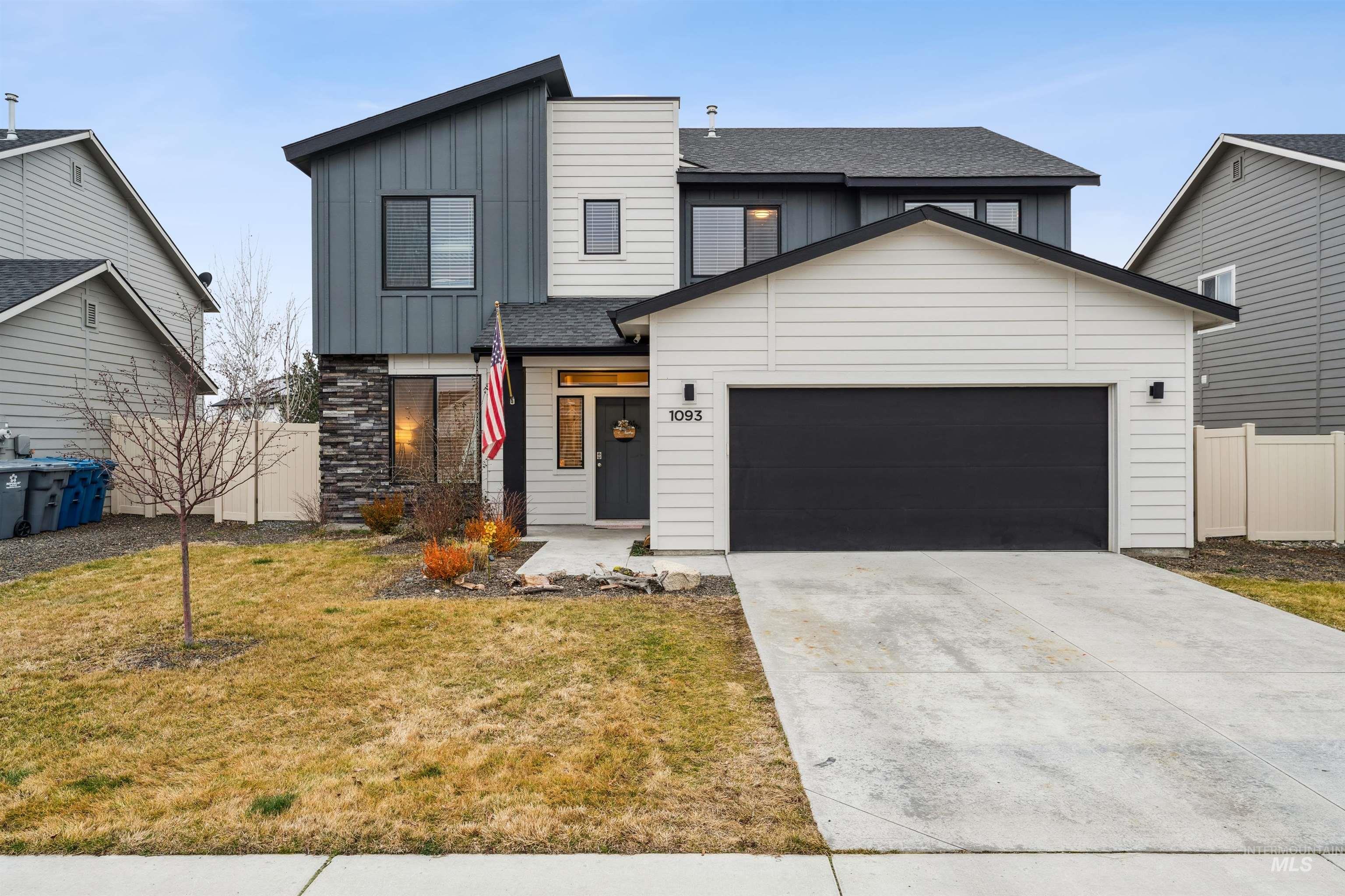 1093 N Bowknot Lake Place, Star, Idaho 83669, 5 Bedrooms, 3 Bathrooms, Residential For Sale, Price $590,000,MLS 98972341