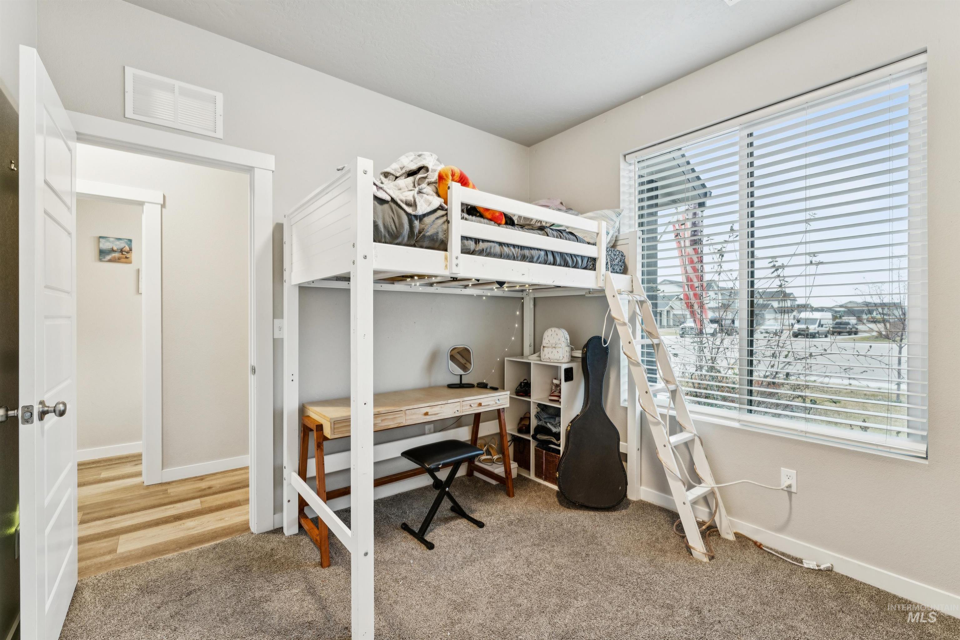 1093 N Bowknot Lake Place, Star, Idaho 83669, 5 Bedrooms, 3 Bathrooms, Residential For Sale, Price $590,000,MLS 98972341