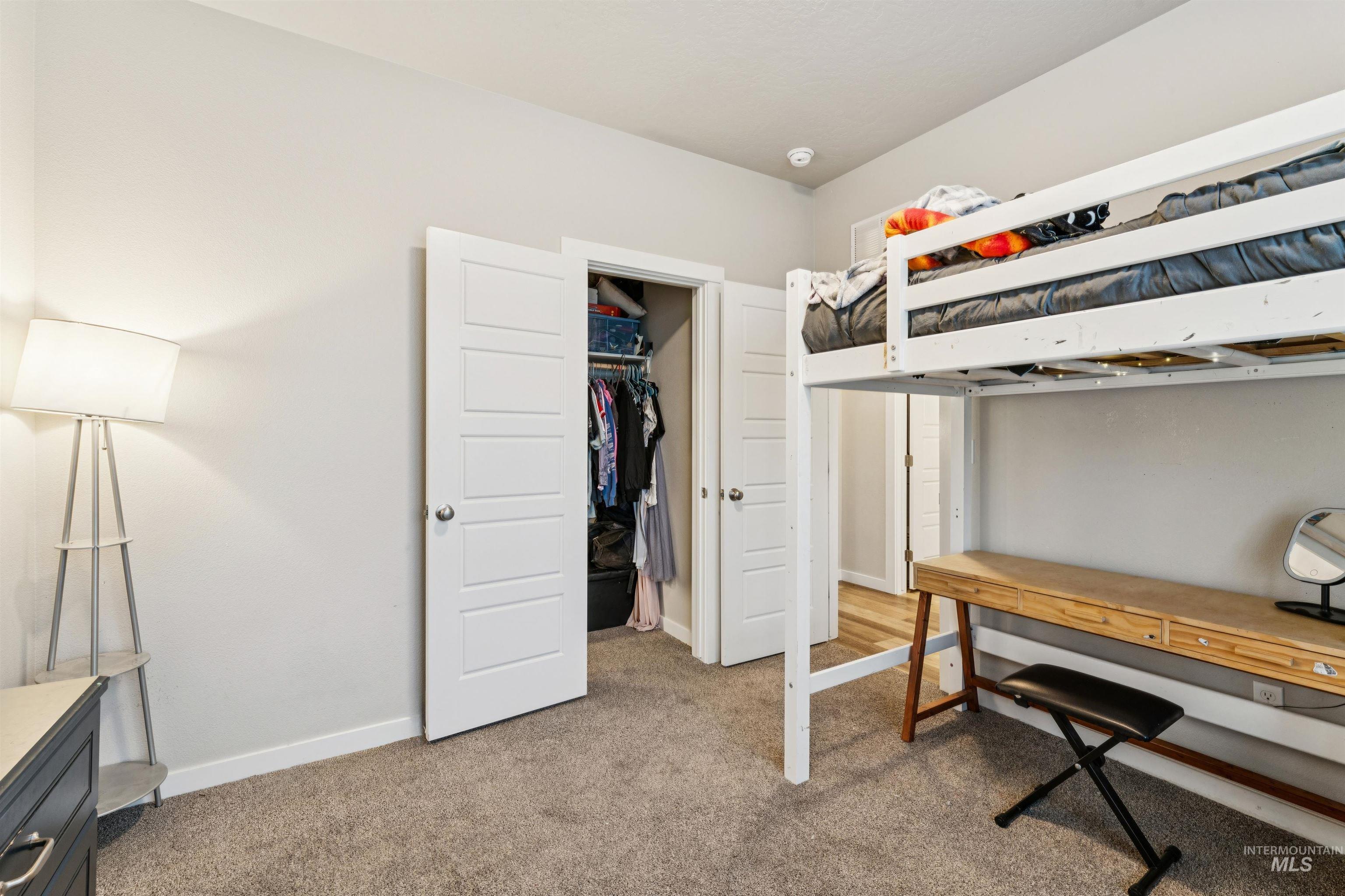 1093 N Bowknot Lake Place, Star, Idaho 83669, 5 Bedrooms, 3 Bathrooms, Residential For Sale, Price $590,000,MLS 98972341