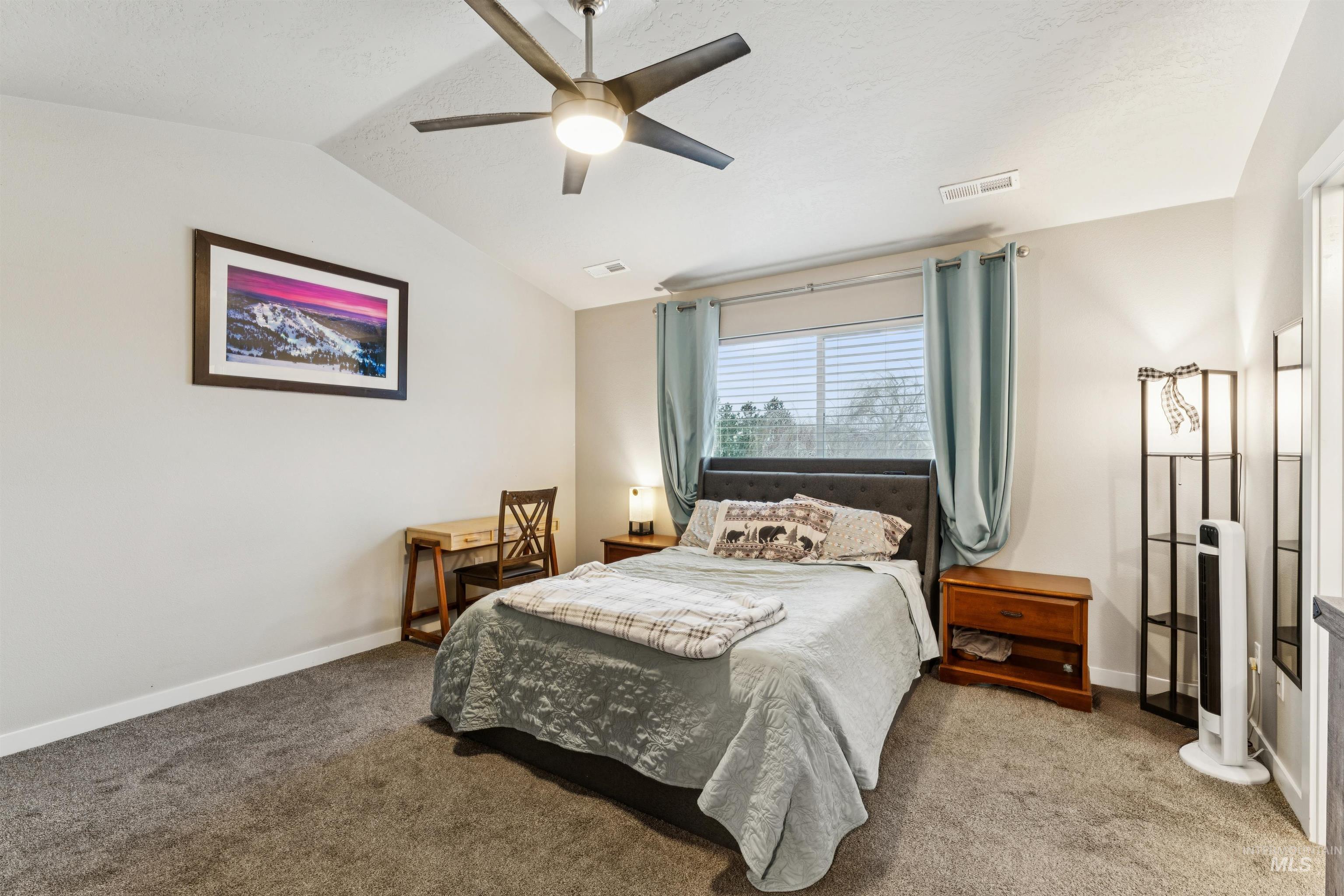 1093 N Bowknot Lake Place, Star, Idaho 83669, 5 Bedrooms, 3 Bathrooms, Residential For Sale, Price $590,000,MLS 98972341