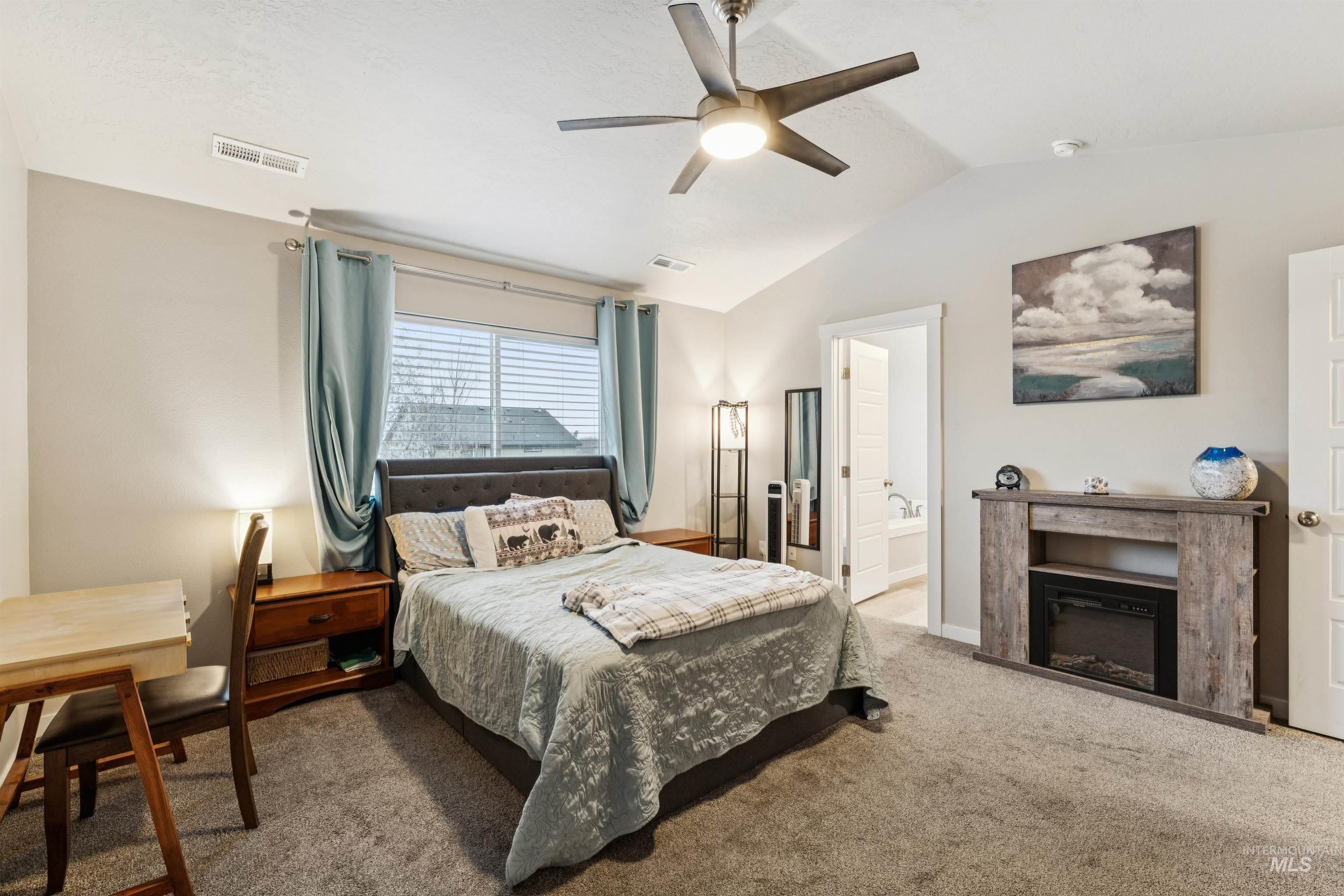 1093 N Bowknot Lake Place, Star, Idaho 83669, 5 Bedrooms, 3 Bathrooms, Residential For Sale, Price $590,000,MLS 98972341