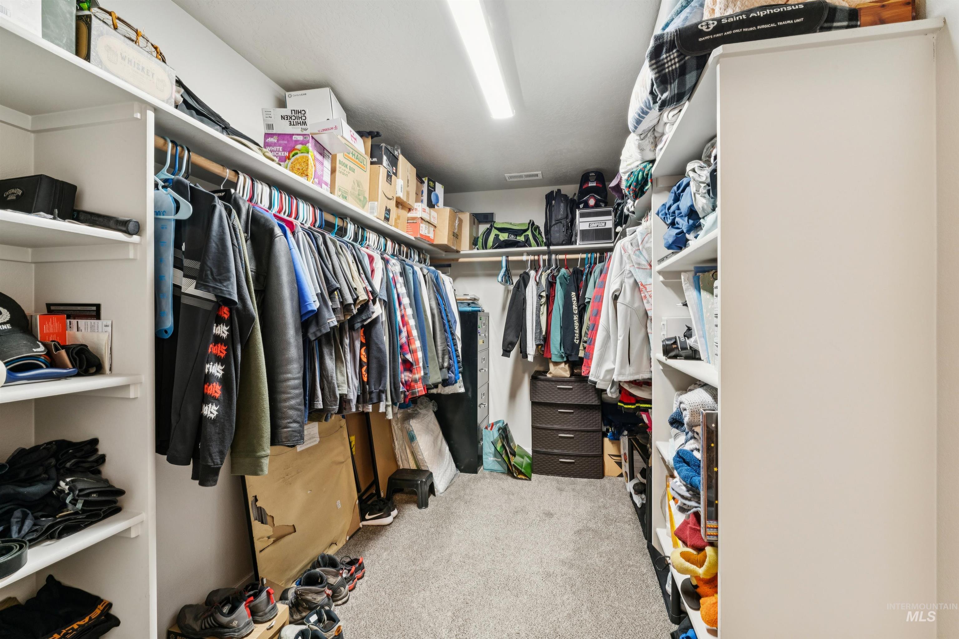 1093 N Bowknot Lake Place, Star, Idaho 83669, 5 Bedrooms, 3 Bathrooms, Residential For Sale, Price $590,000,MLS 98972341