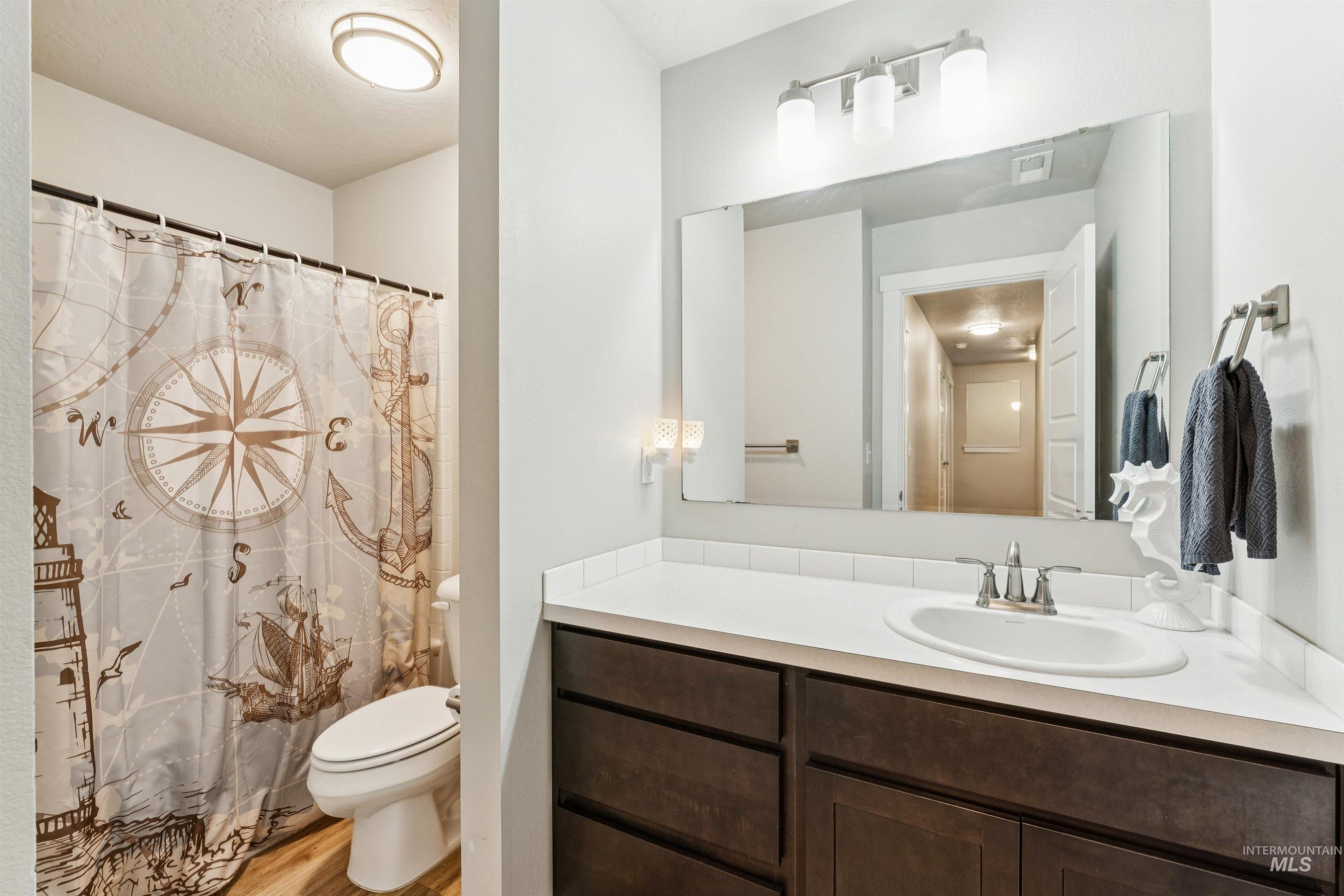 1093 N Bowknot Lake Place, Star, Idaho 83669, 5 Bedrooms, 3 Bathrooms, Residential For Sale, Price $590,000,MLS 98972341