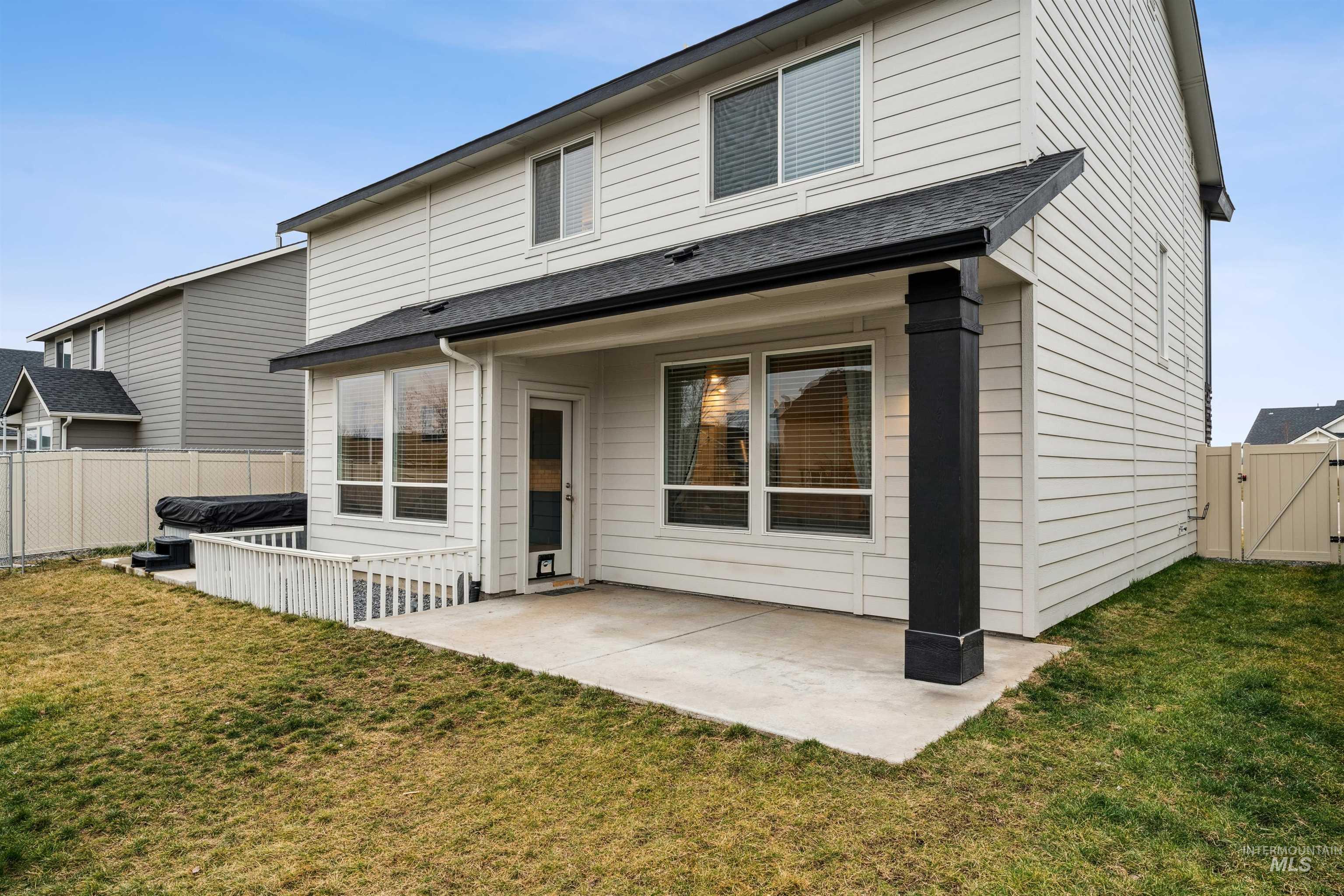 1093 N Bowknot Lake Place, Star, Idaho 83669, 5 Bedrooms, 3 Bathrooms, Residential For Sale, Price $590,000,MLS 98972341