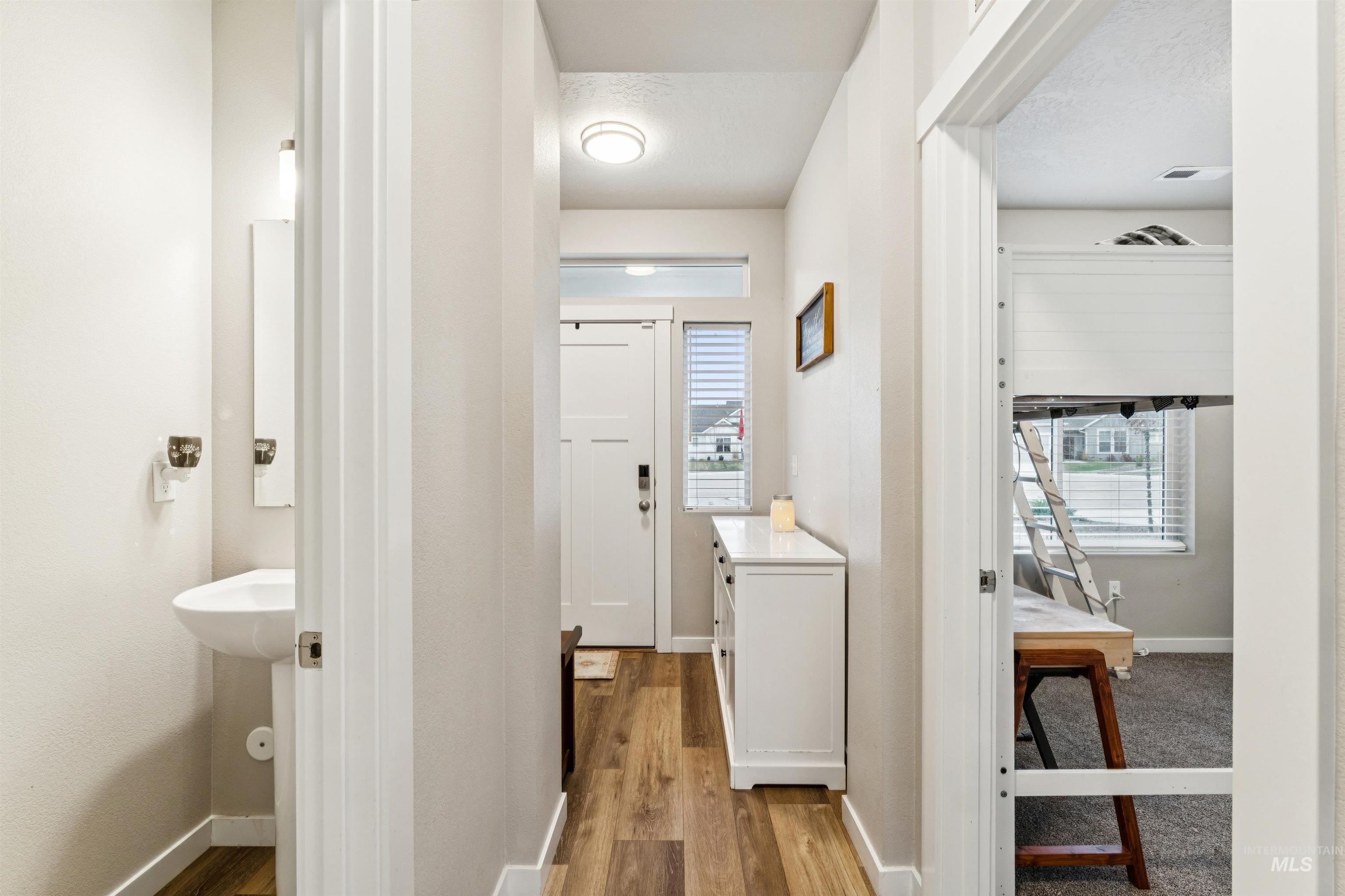 1093 N Bowknot Lake Place, Star, Idaho 83669, 5 Bedrooms, 3 Bathrooms, Residential For Sale, Price $590,000,MLS 98972341