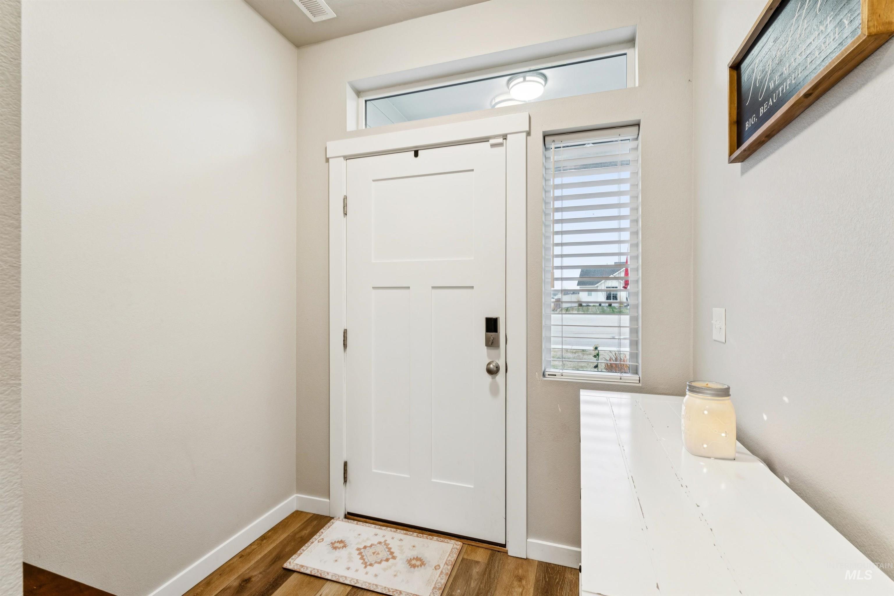 1093 N Bowknot Lake Place, Star, Idaho 83669, 5 Bedrooms, 3 Bathrooms, Residential For Sale, Price $590,000,MLS 98972341