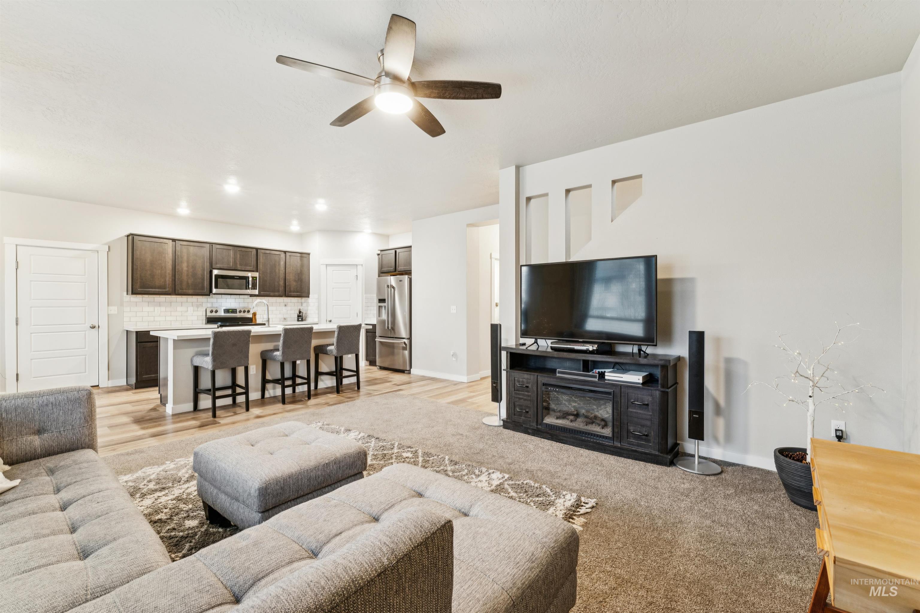 1093 N Bowknot Lake Place, Star, Idaho 83669, 5 Bedrooms, 3 Bathrooms, Residential For Sale, Price $590,000,MLS 98972341