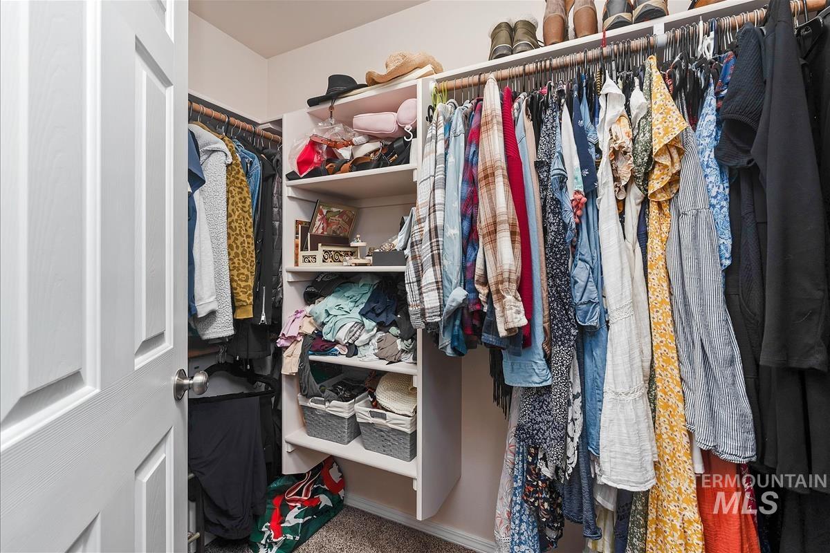 9596 W Donnabell Street, Boise, Idaho 83714, 3 Bedrooms, 2 Bathrooms, Residential For Sale, Price $464,000,MLS 98972344