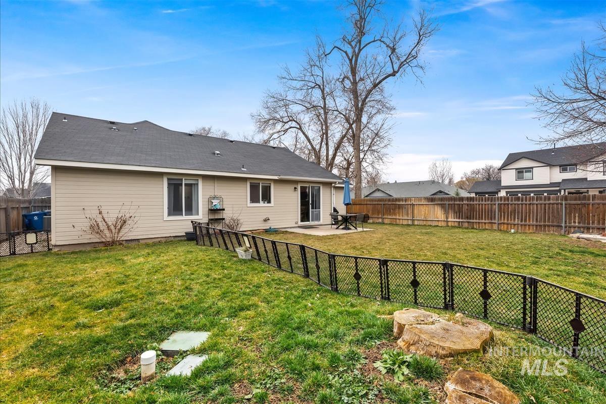 9596 W Donnabell Street, Boise, Idaho 83714, 3 Bedrooms, 2 Bathrooms, Residential For Sale, Price $464,000,MLS 98972344