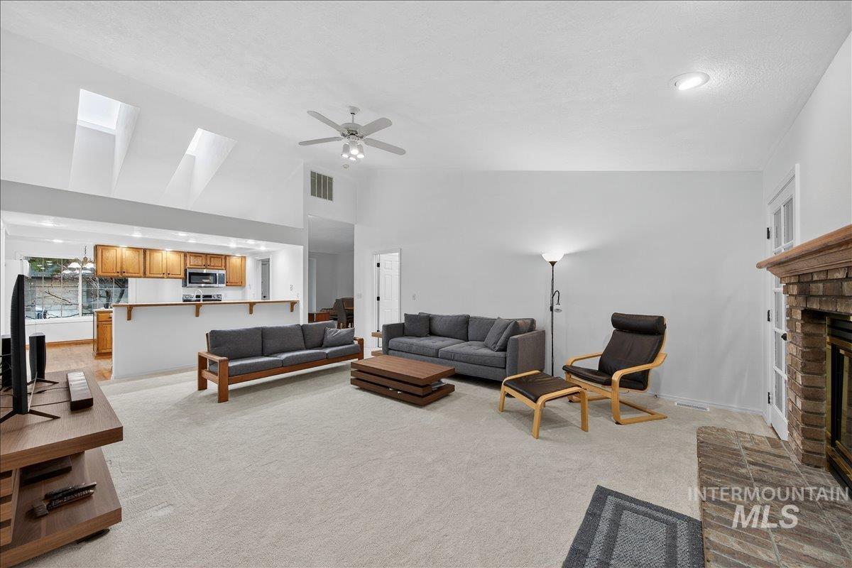 5141 N Samson Ave, Boise, Idaho 83704-1996, 4 Bedrooms, 2 Bathrooms, Residential For Sale, Price $535,900,MLS 98972345