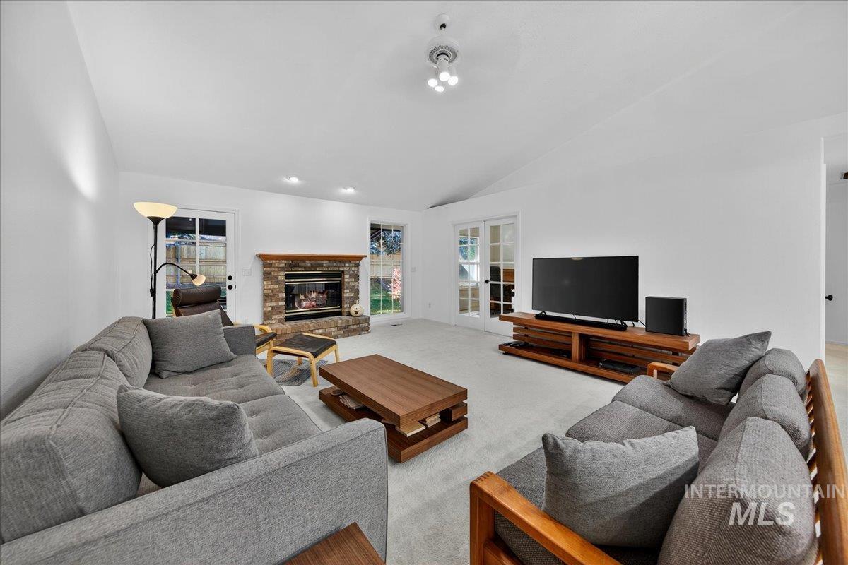 5141 N Samson Ave, Boise, Idaho 83704-1996, 4 Bedrooms, 2 Bathrooms, Residential For Sale, Price $535,900,MLS 98972345