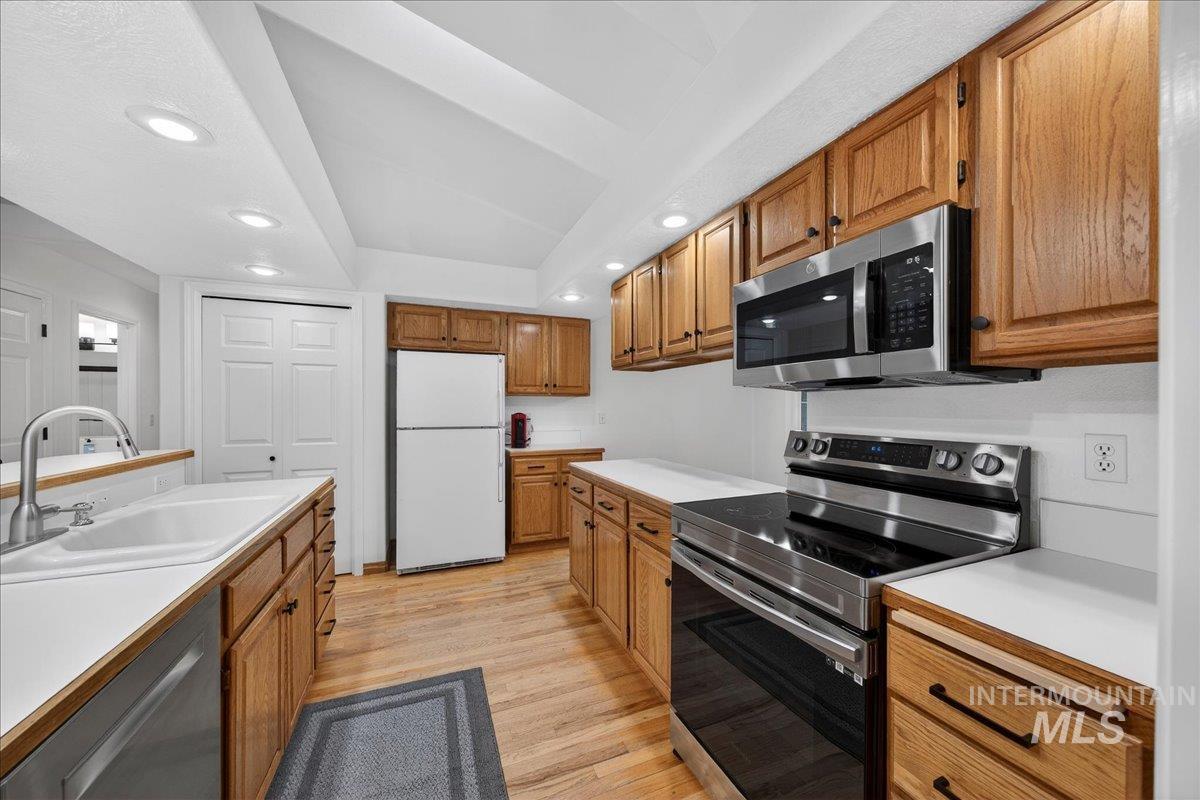 5141 N Samson Ave, Boise, Idaho 83704-1996, 4 Bedrooms, 2 Bathrooms, Residential For Sale, Price $535,900,MLS 98972345