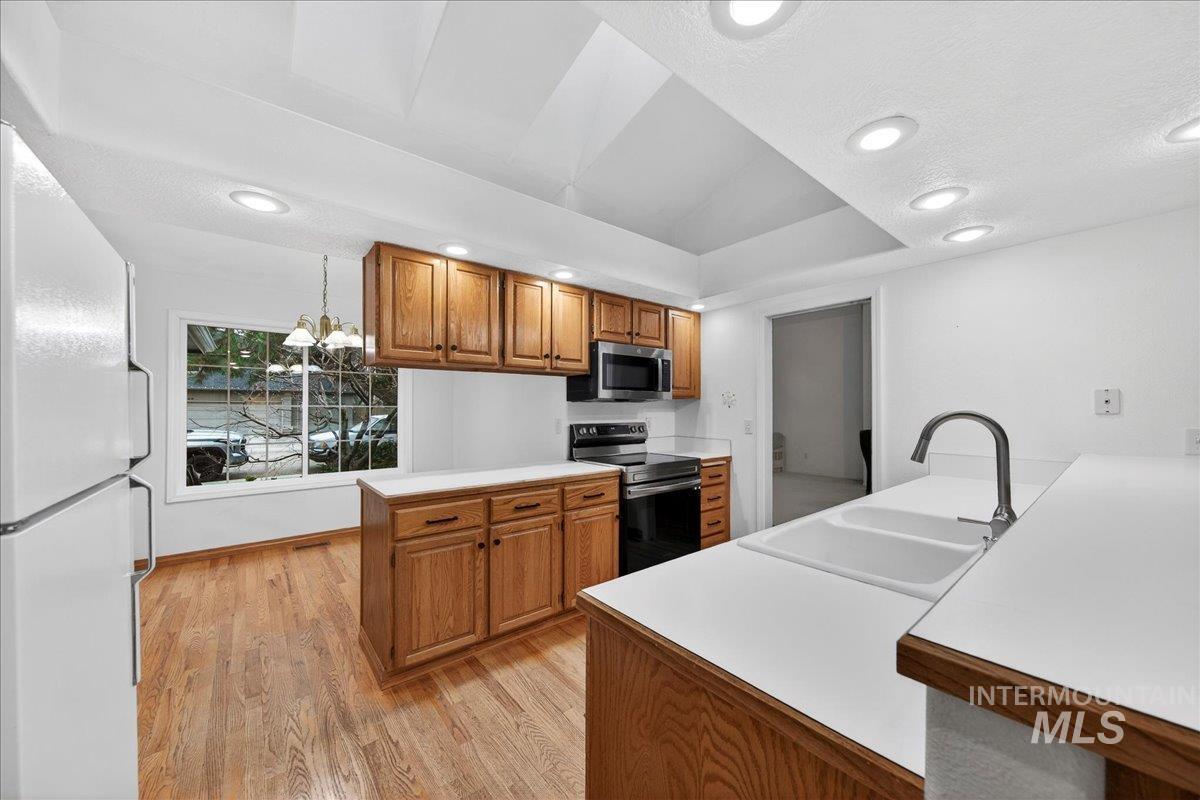 5141 N Samson Ave, Boise, Idaho 83704-1996, 4 Bedrooms, 2 Bathrooms, Residential For Sale, Price $535,900,MLS 98972345